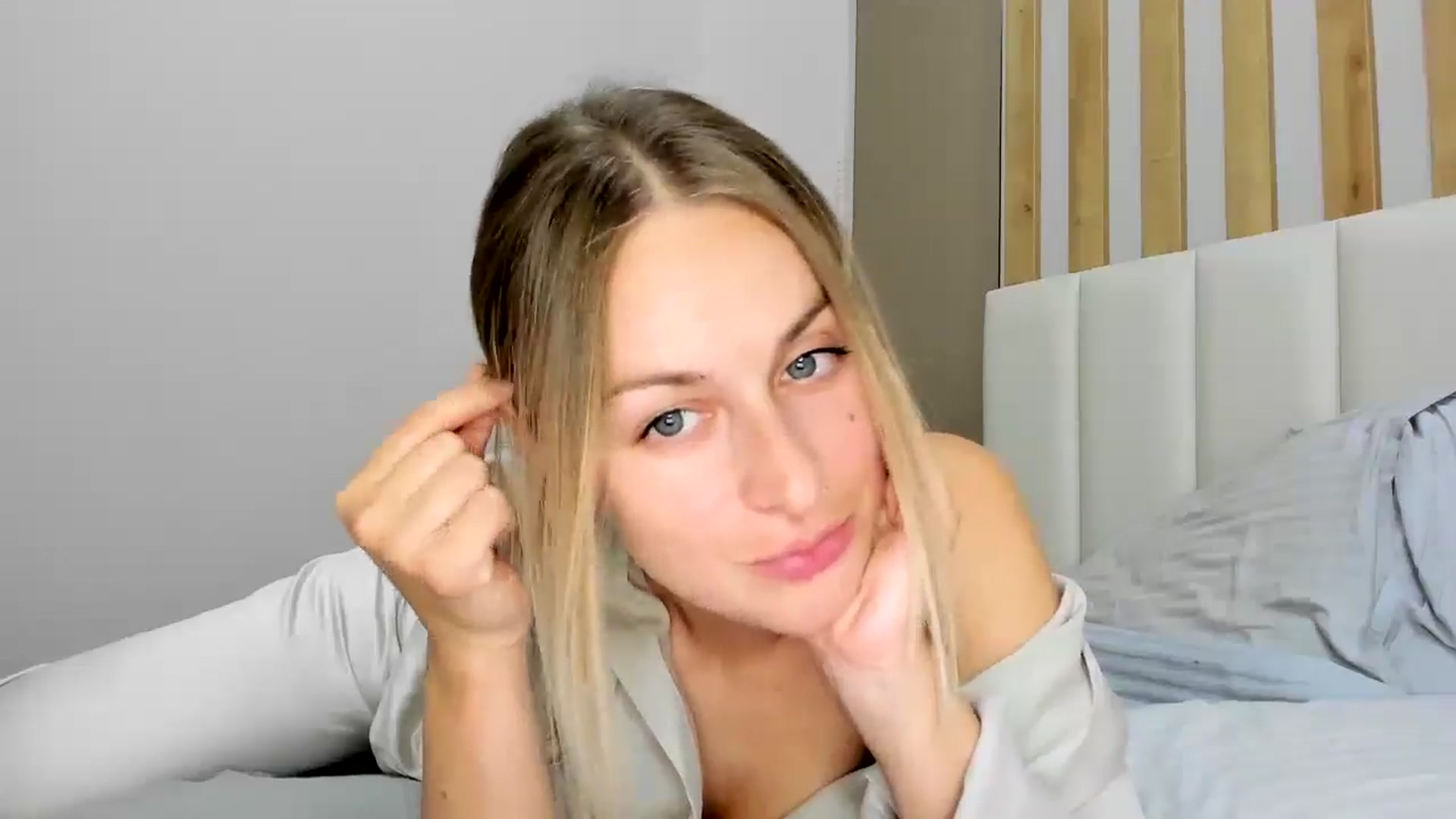 Gallery image thumbnail from regular_girl's myfreecams stream on, 03/29/2025, 19:01 image 9 of 20