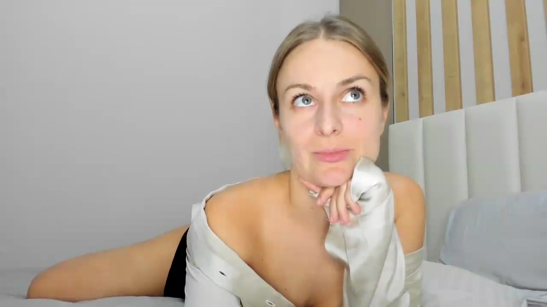Gallery image thumbnail from regular_girl's myfreecams stream on, 04/12/2025, 17:30 image 4 of 20
