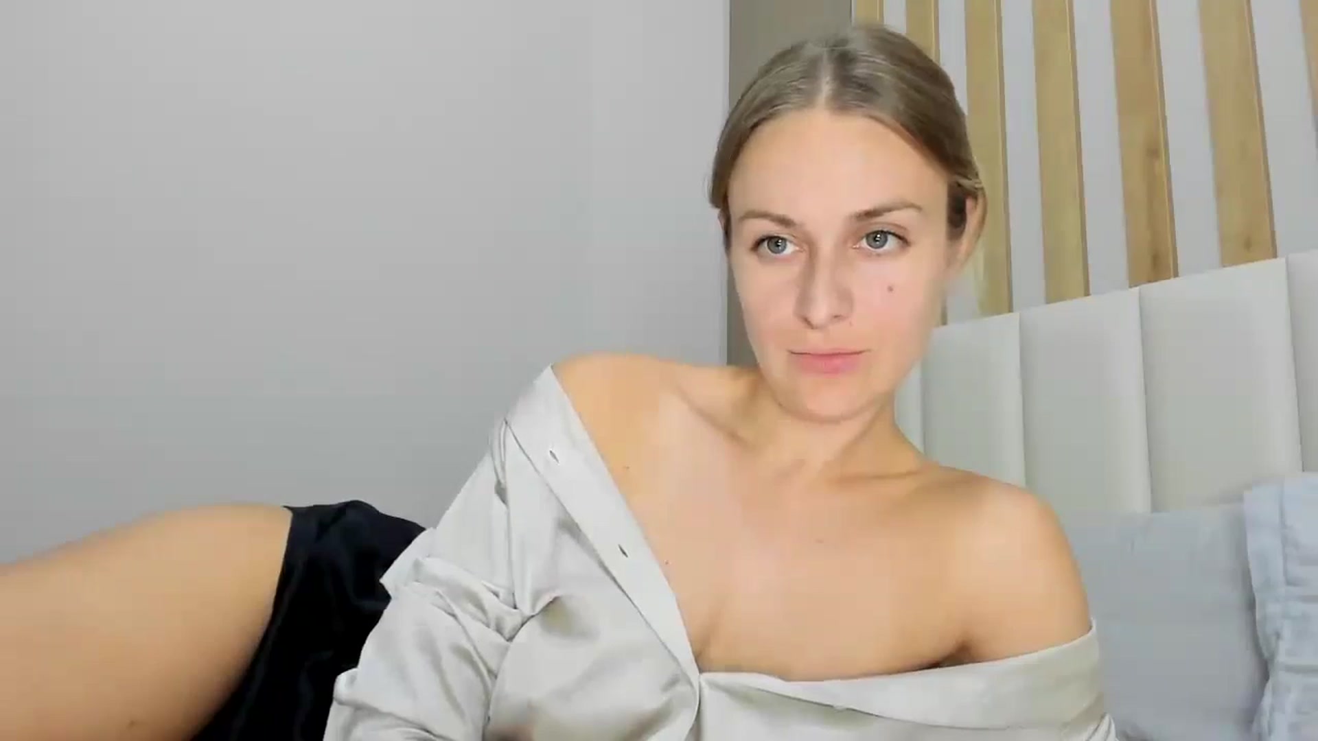 Gallery image thumbnail from regular_girl's myfreecams stream on, 04/12/2025, 17:30 image 2 of 20