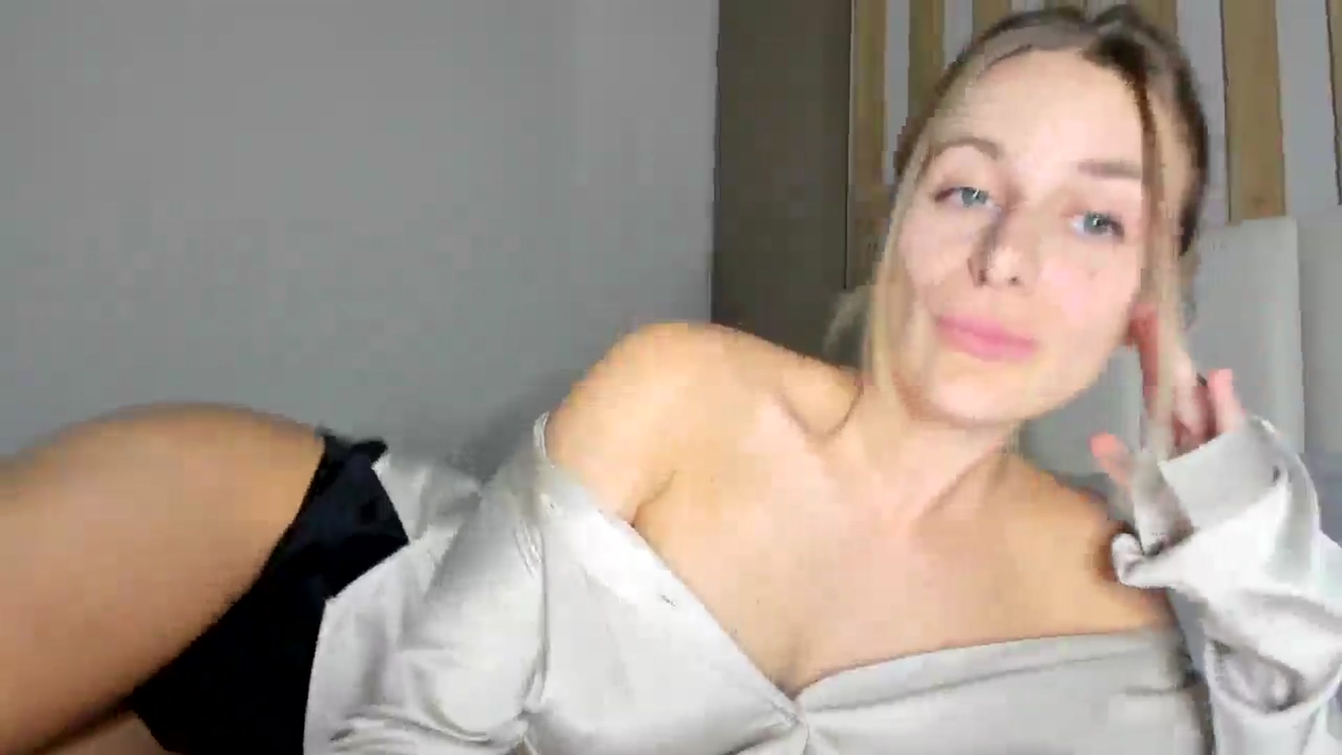 Gallery image thumbnail from regular_girl's myfreecams stream on, 04/12/2025, 19:56 image 6 of 20