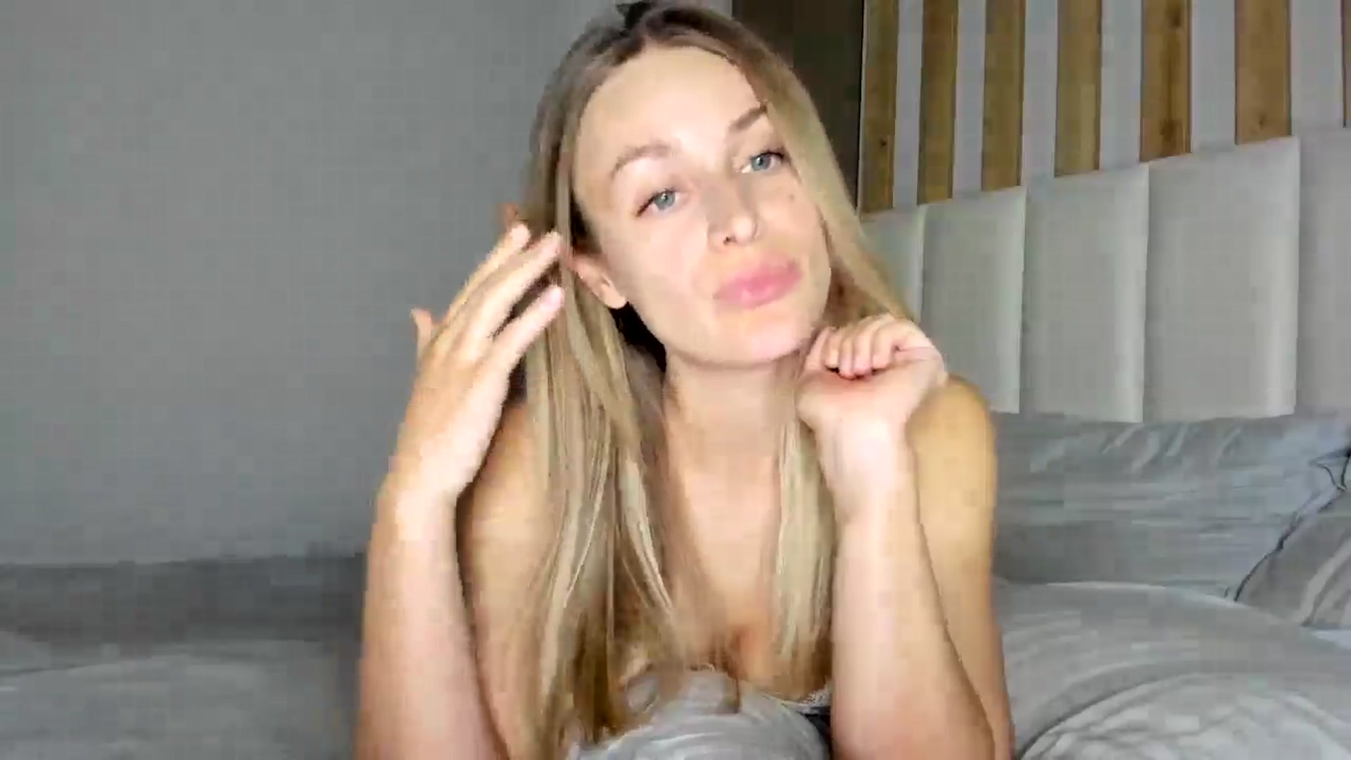 Gallery image thumbnail from regular_girl's myfreecams stream on, 04/28/2025, 18:28 image 18 of 20