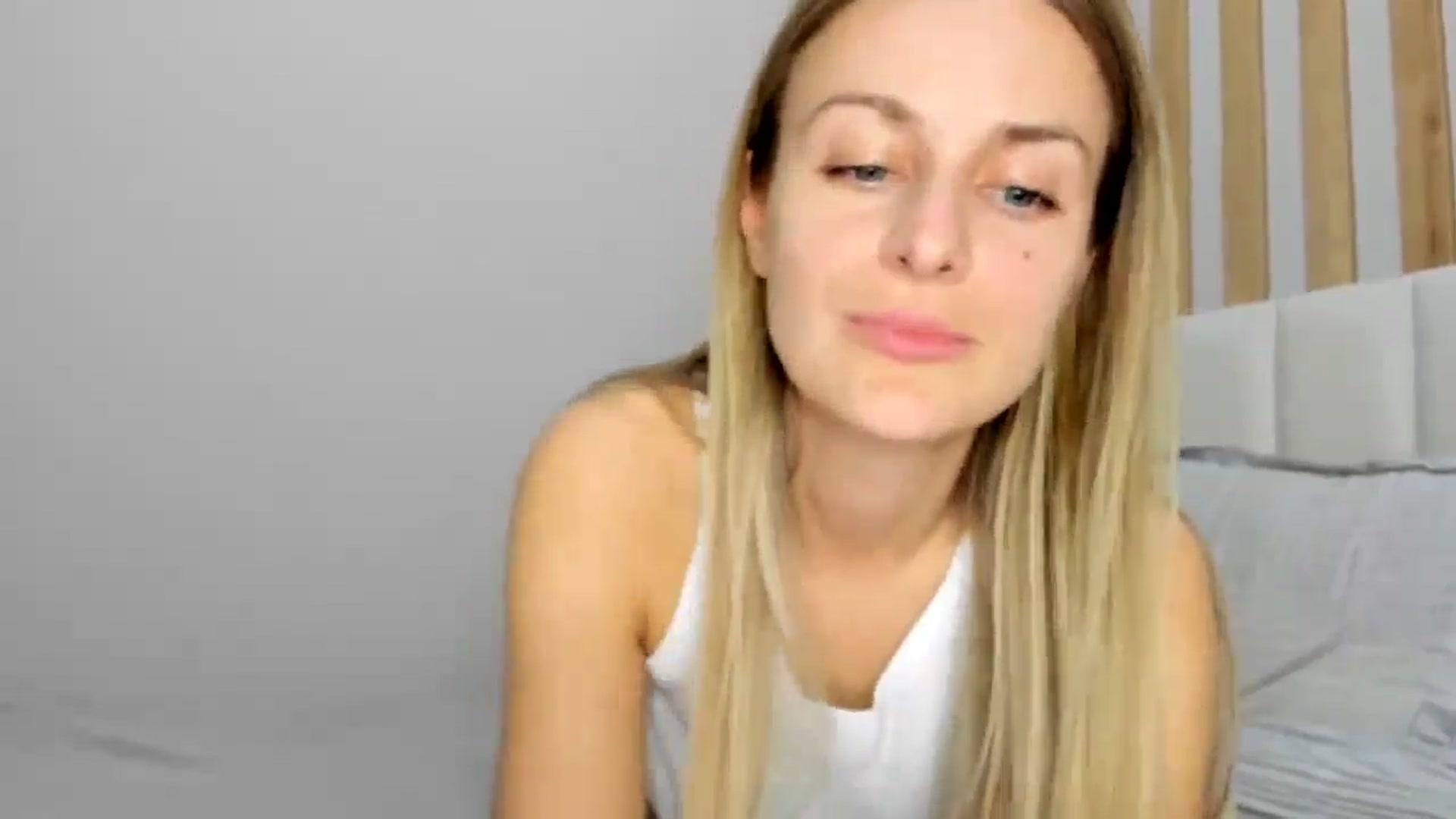 Gallery image thumbnail from regular_girl's myfreecams stream on, 05/03/2025, 18:12 image 5 of 20