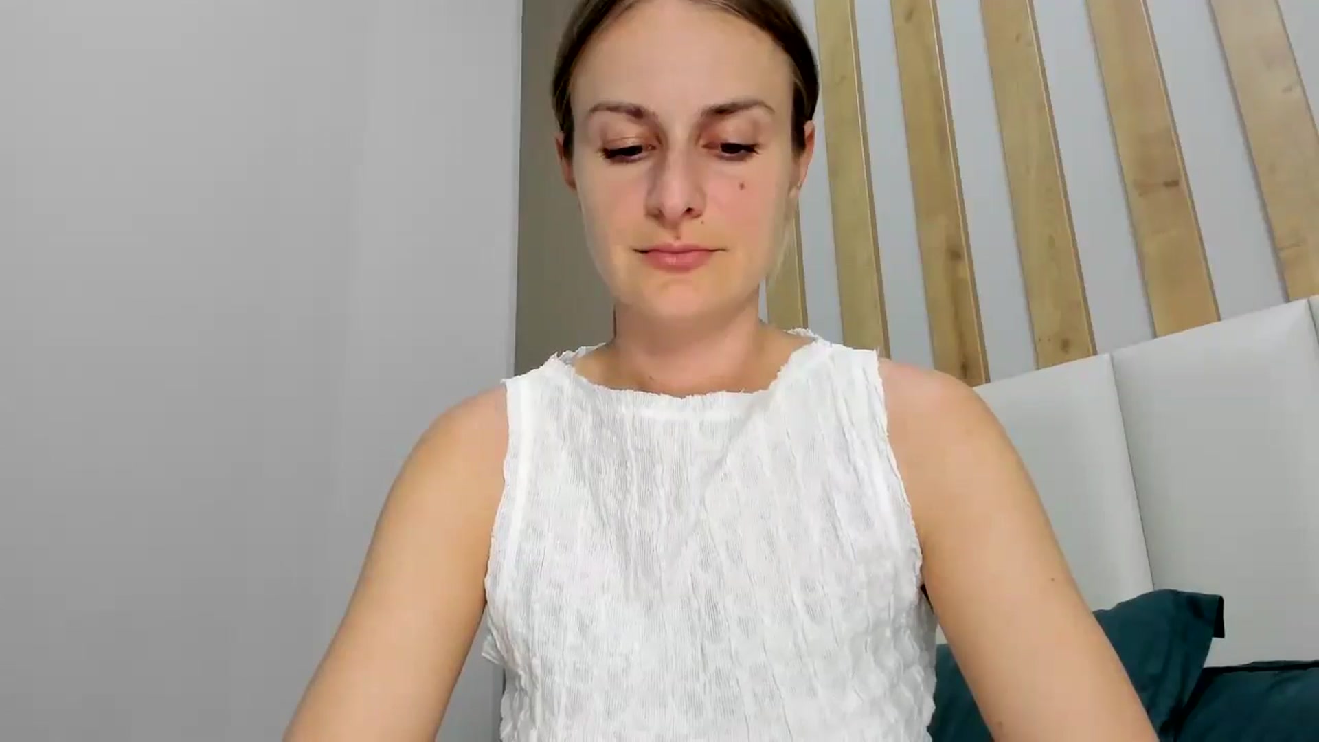 Gallery image thumbnail from regular_girl's myfreecams stream on, 06/21/2025, 17:49 image 15 of 20