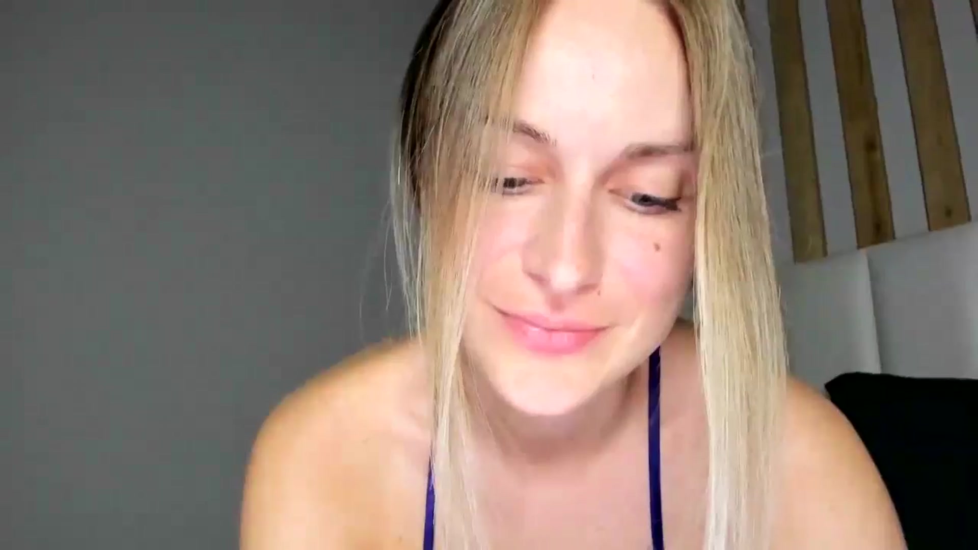 Gallery image thumbnail from regular_girl's myfreecams stream on, 07/06/2025, 20:44 image 11 of 20