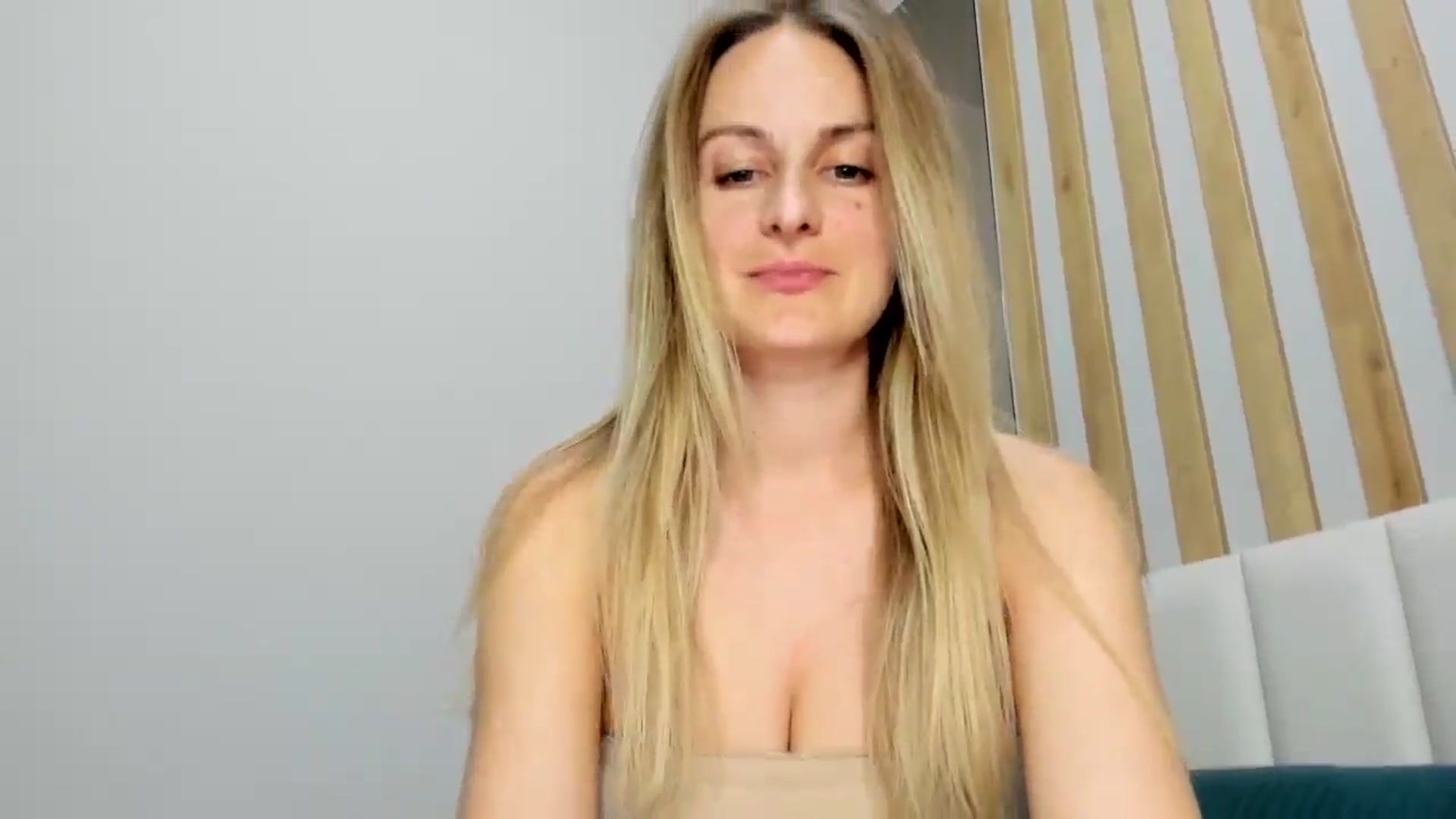 Gallery image thumbnail from regular_girl's myfreecams stream on, 07/07/2025, 18:12 image 18 of 20