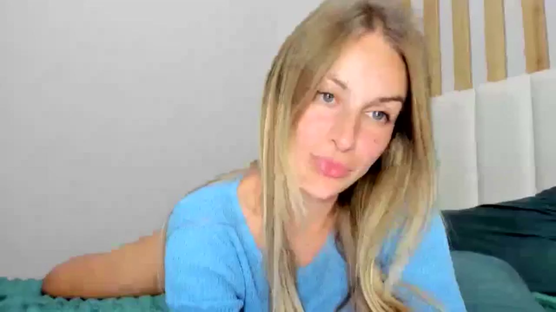 Gallery image thumbnail from regular_girl's myfreecams stream on, 07/25/2025, 18:33 image 11 of 20