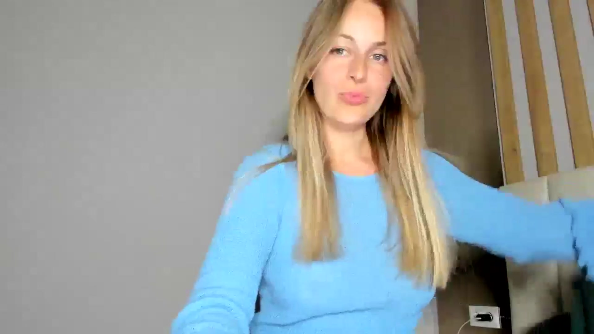 Gallery image thumbnail from regular_girl's myfreecams stream on, 07/25/2025, 19:25 image 18 of 20