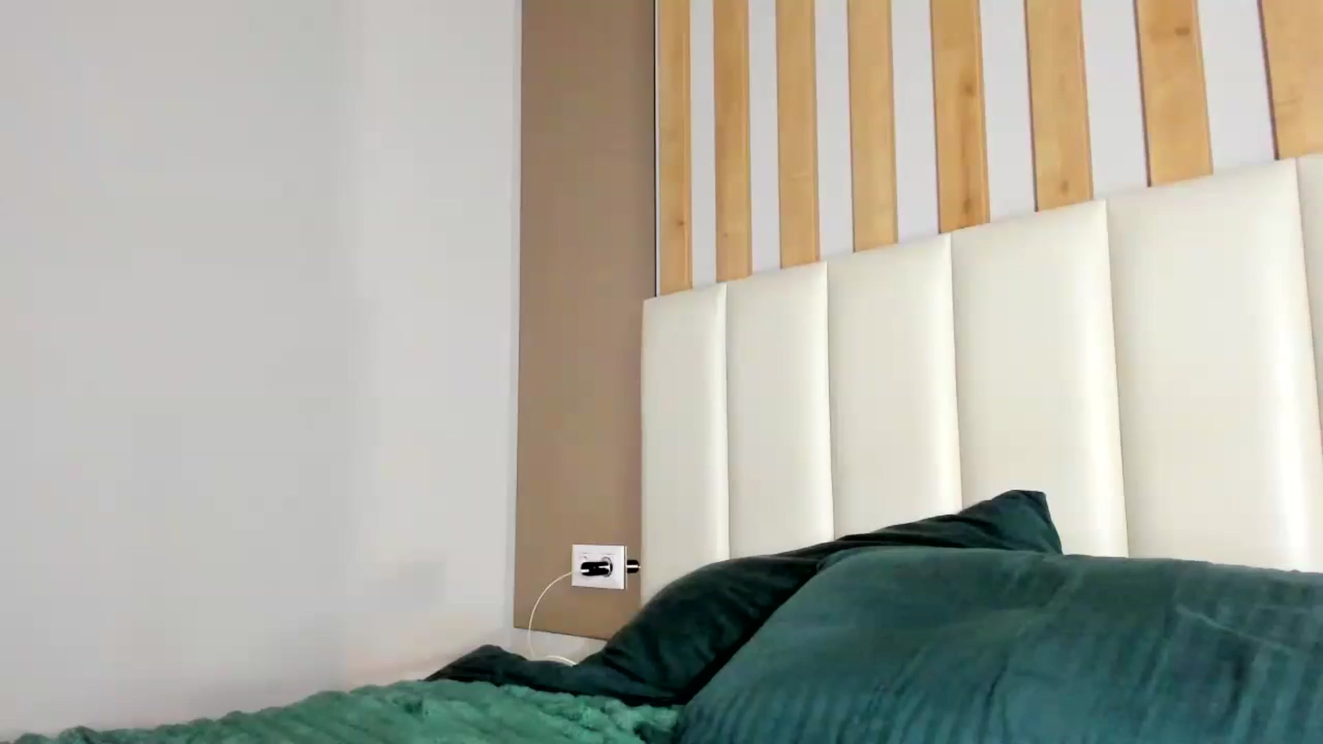 Gallery image thumbnail from regular_girl's myfreecams stream on, 07/25/2025, 19:25 image 3 of 20