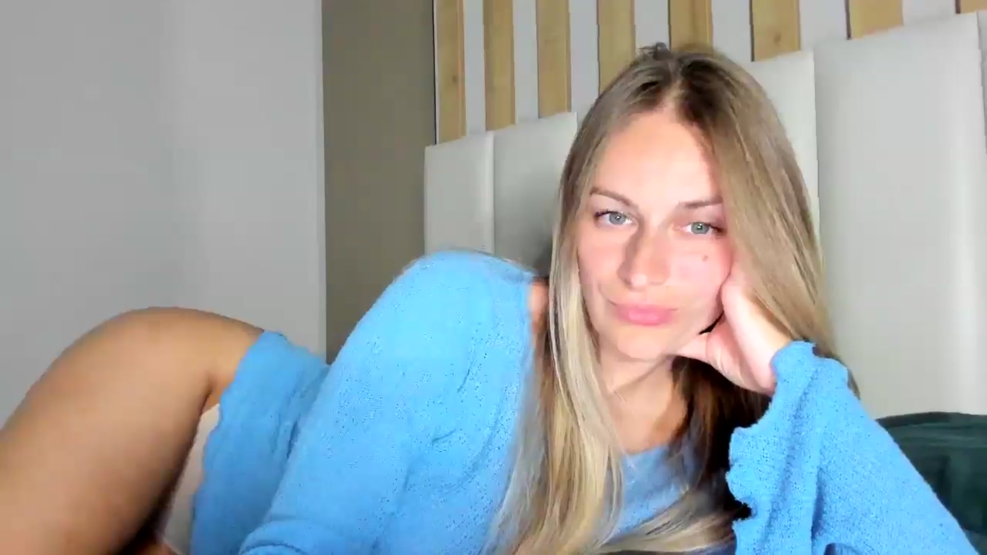 Gallery image thumbnail from regular_girl's myfreecams stream on, 07/25/2025, 19:51 image 10 of 20