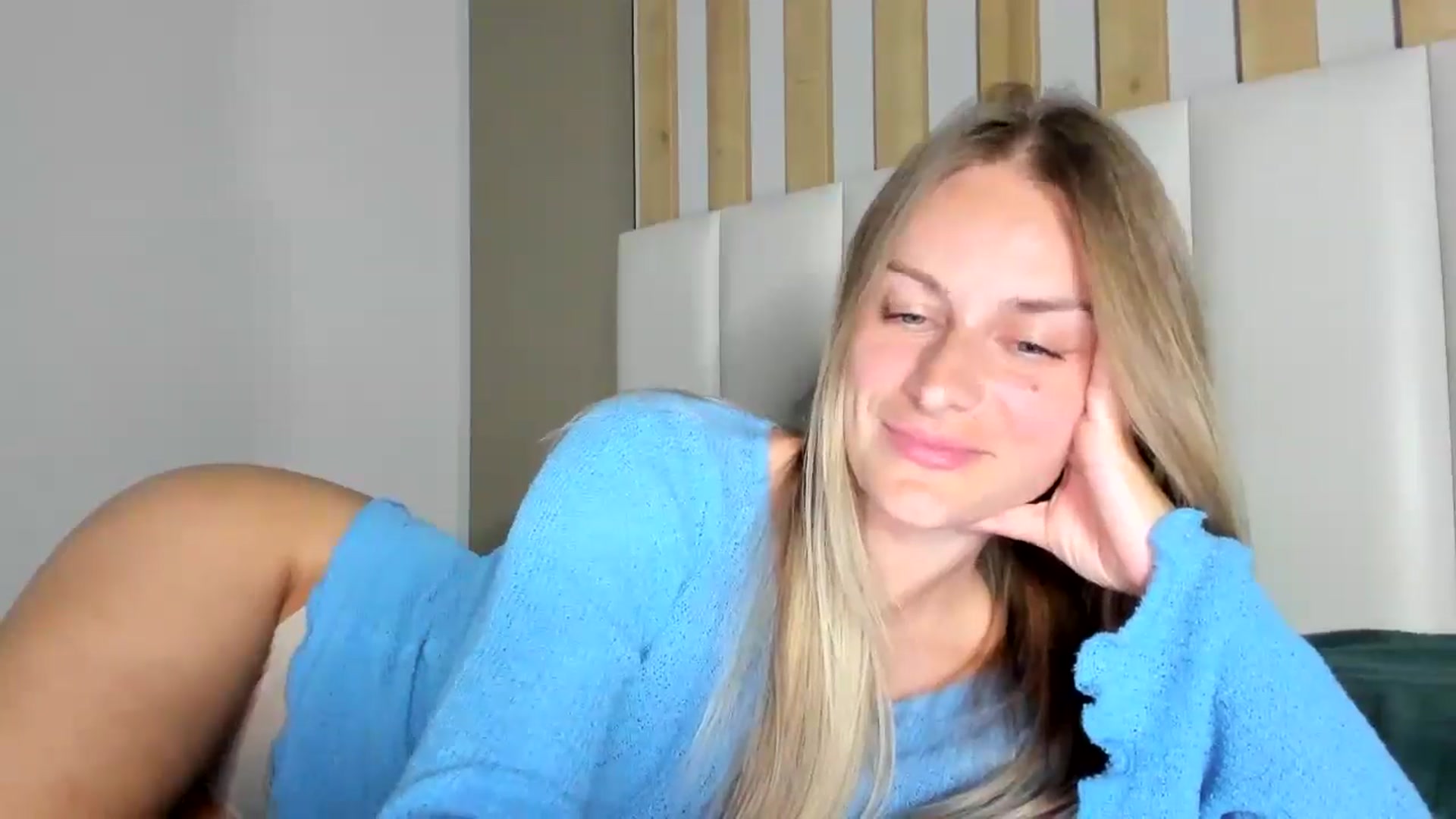 Gallery image thumbnail from regular_girl's myfreecams stream on, 07/25/2025, 19:51 image 7 of 20