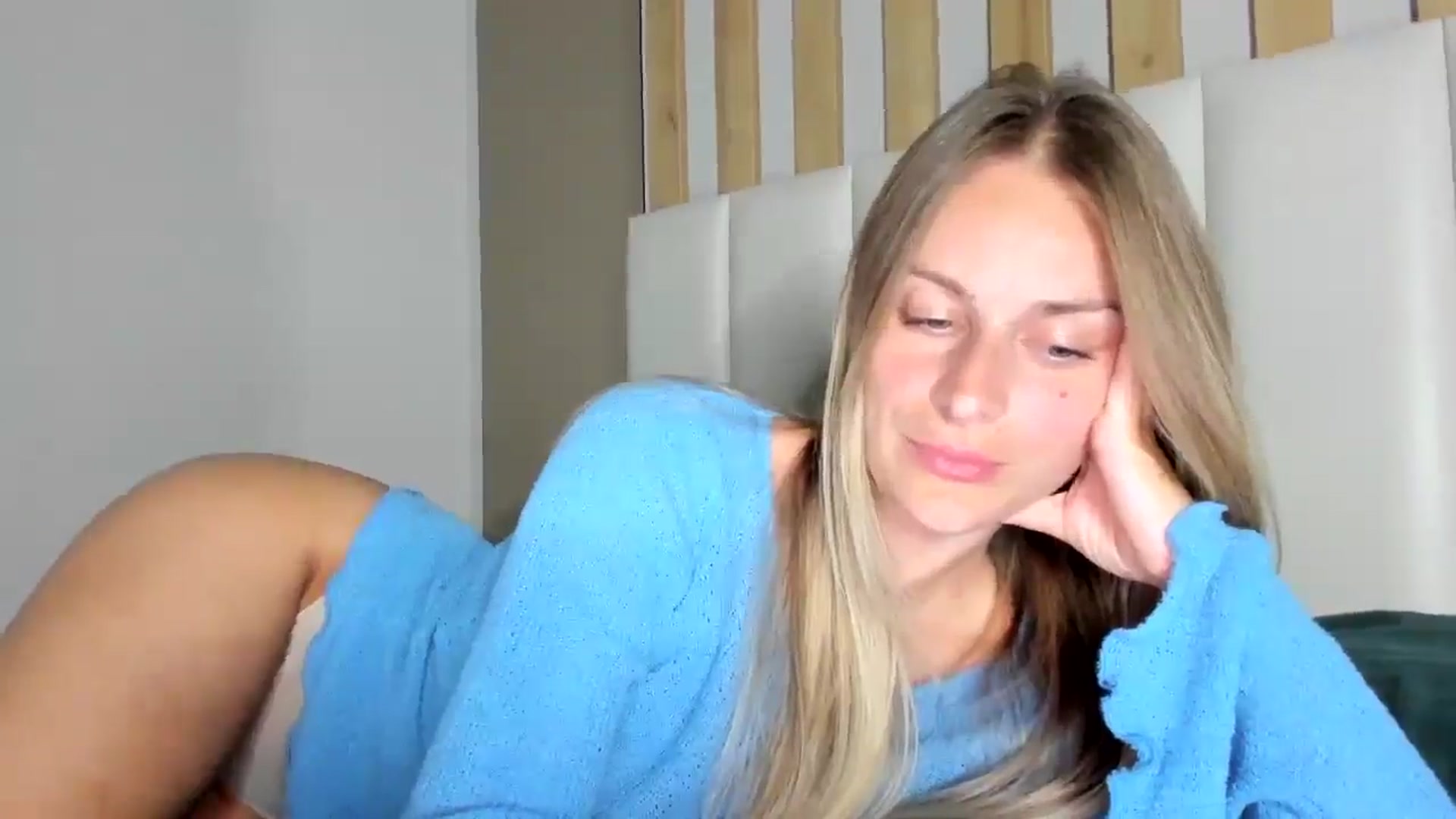 Gallery image thumbnail from regular_girl's myfreecams stream on, 07/25/2025, 19:51 image 8 of 20