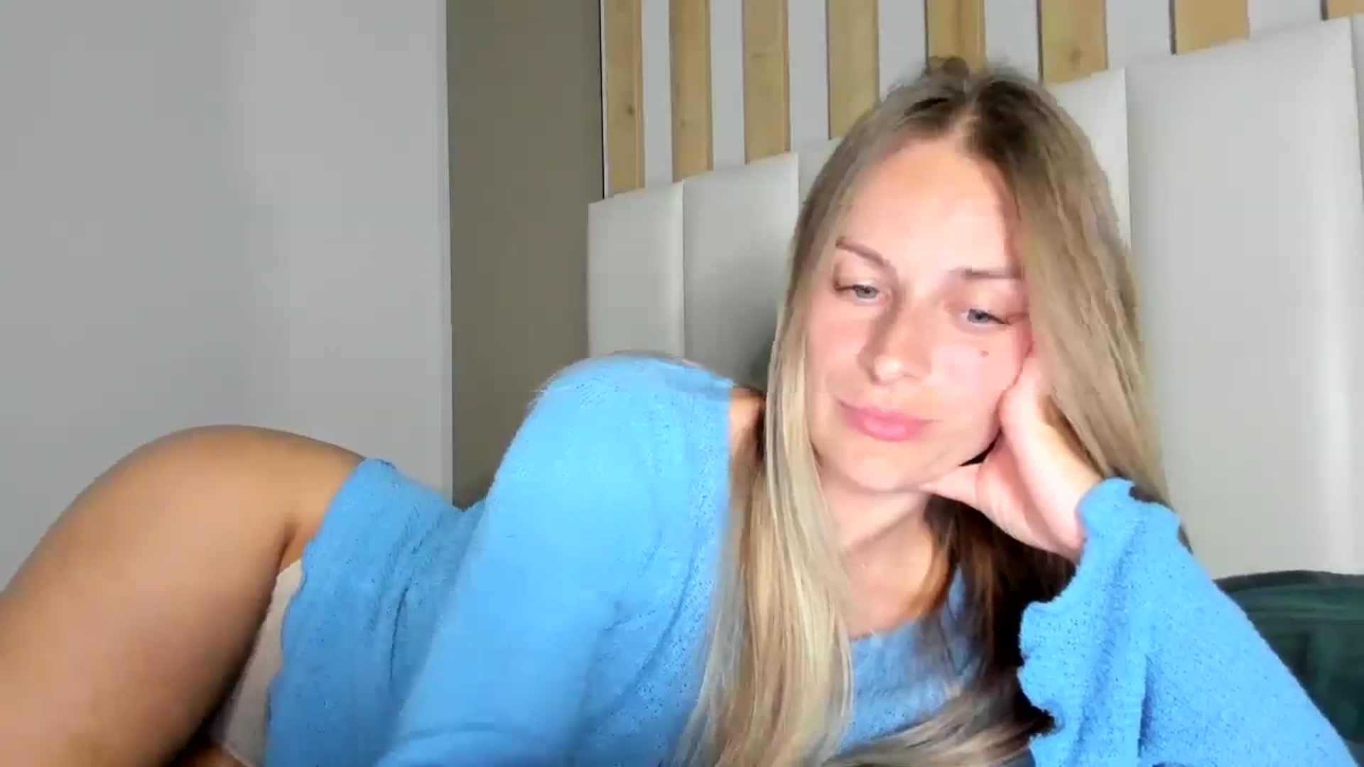 Gallery image thumbnail from regular_girl's myfreecams stream on, 07/25/2025, 19:51 image 11 of 20