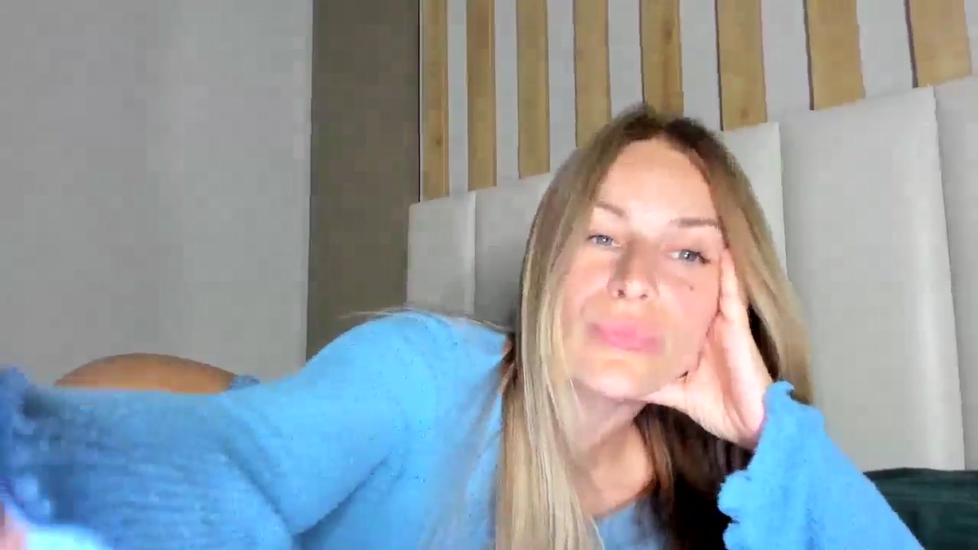 Gallery image thumbnail from regular_girl's myfreecams stream on, 07/25/2025, 19:51 image 6 of 20