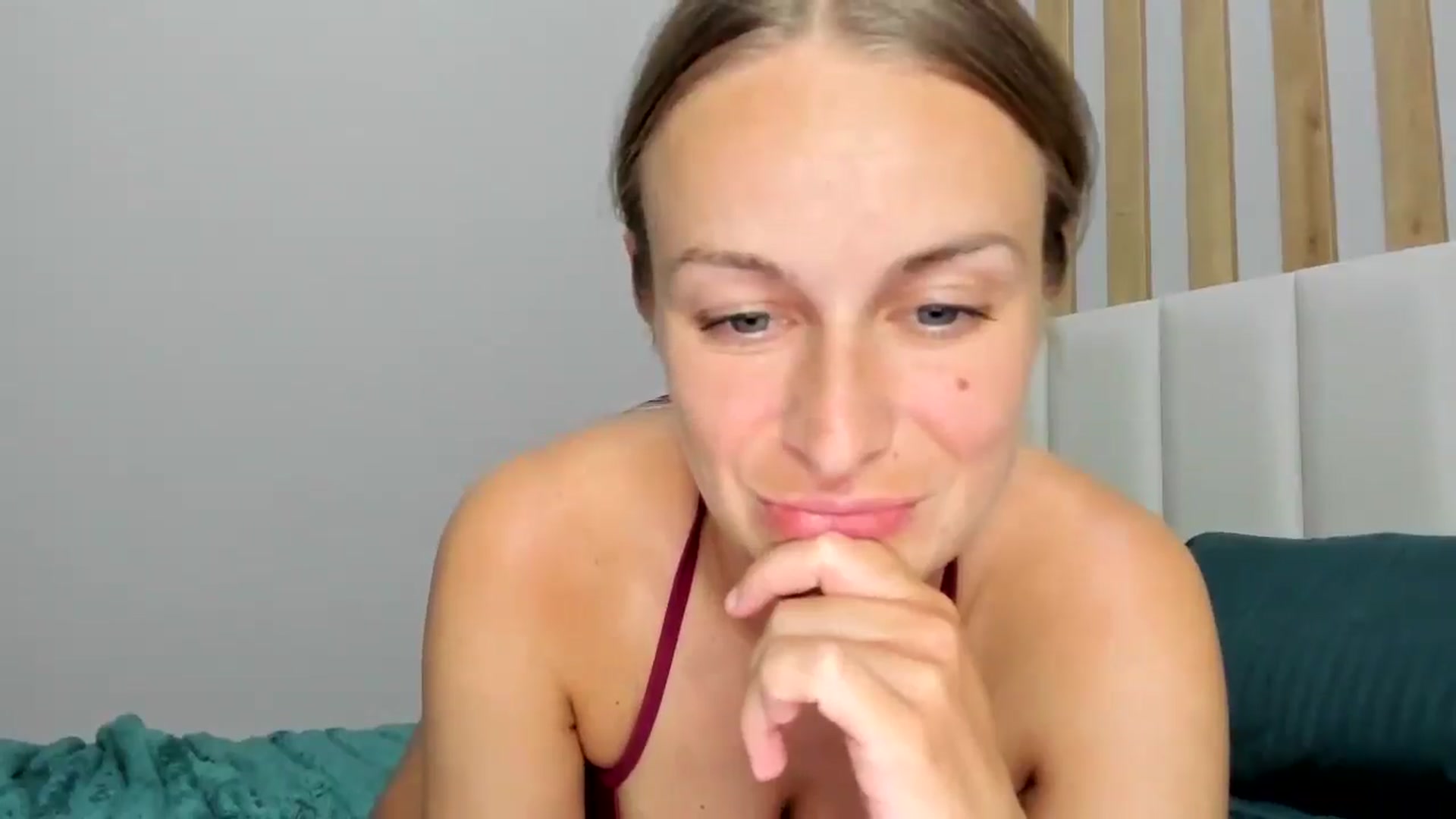 Gallery image thumbnail from regular_girl's myfreecams stream on, 08/03/2025, 18:42 image 18 of 20