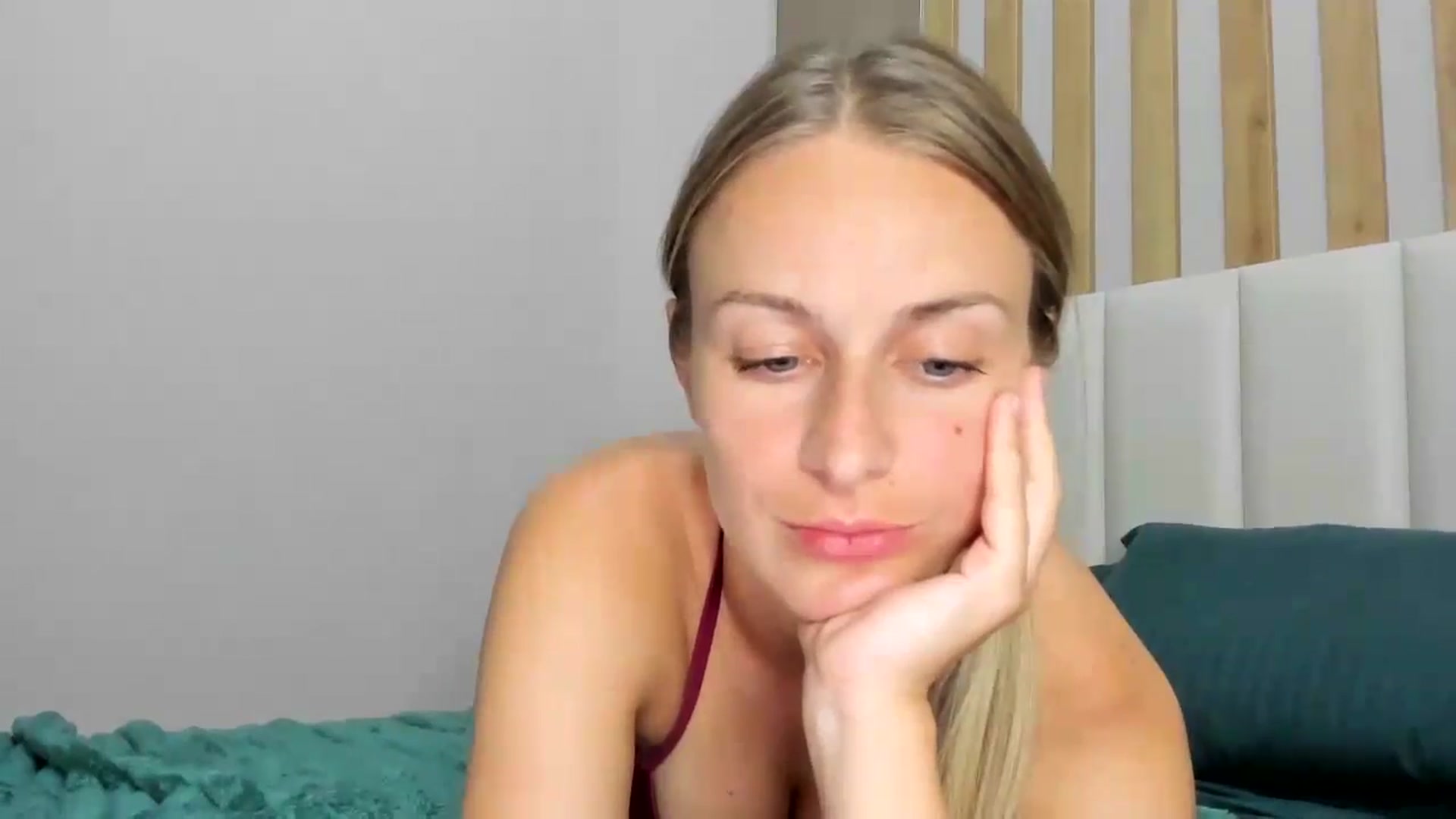 Gallery image thumbnail from regular_girl's myfreecams stream on, 08/03/2025, 18:42 image 20 of 20