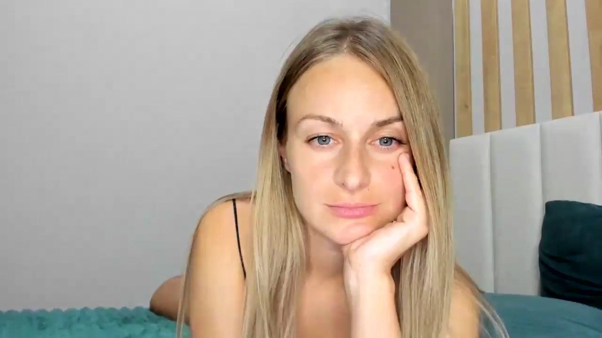 Gallery image thumbnail from regular_girl's myfreecams stream on, 08/10/2025, 16:12 image 6 of 20
