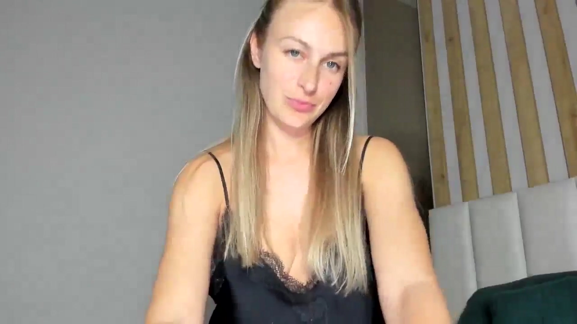 Gallery image thumbnail from regular_girl's myfreecams stream on, 08/12/2025, 20:36 image 20 of 20