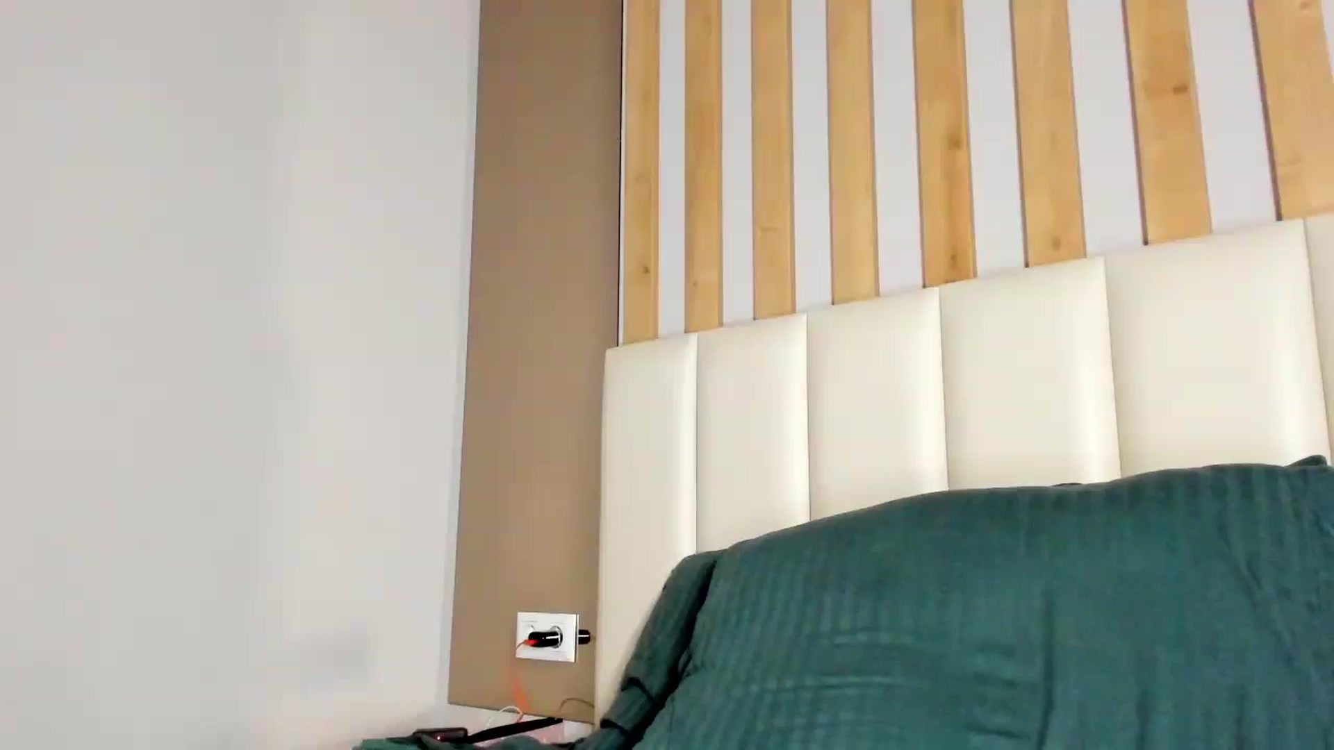 Gallery image thumbnail from regular_girl's myfreecams stream on, 08/12/2025, 21:21 image 1 of 20