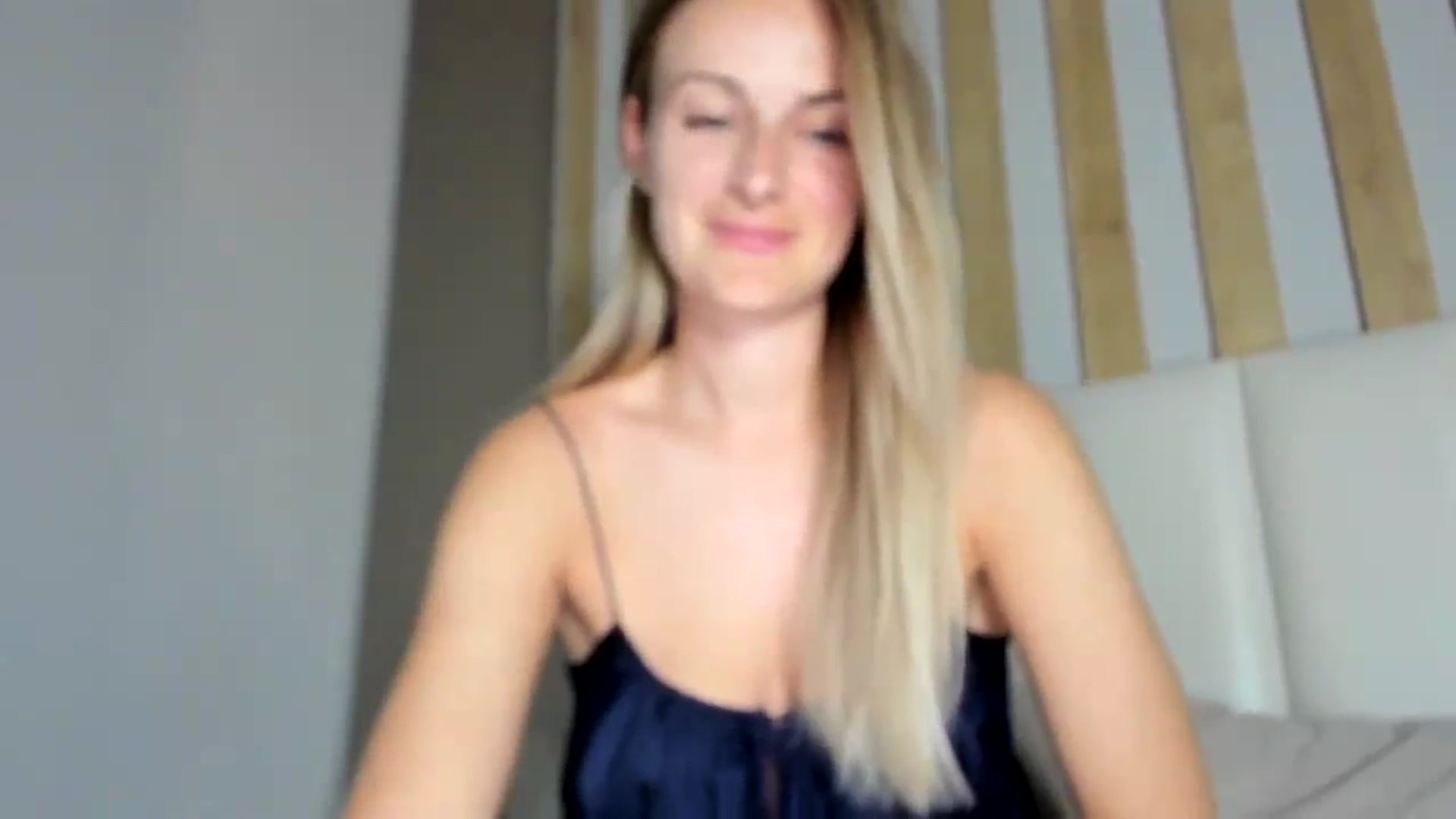 Gallery image thumbnail from regular_girl's myfreecams stream on, 08/22/2025, 19:14 image 9 of 20