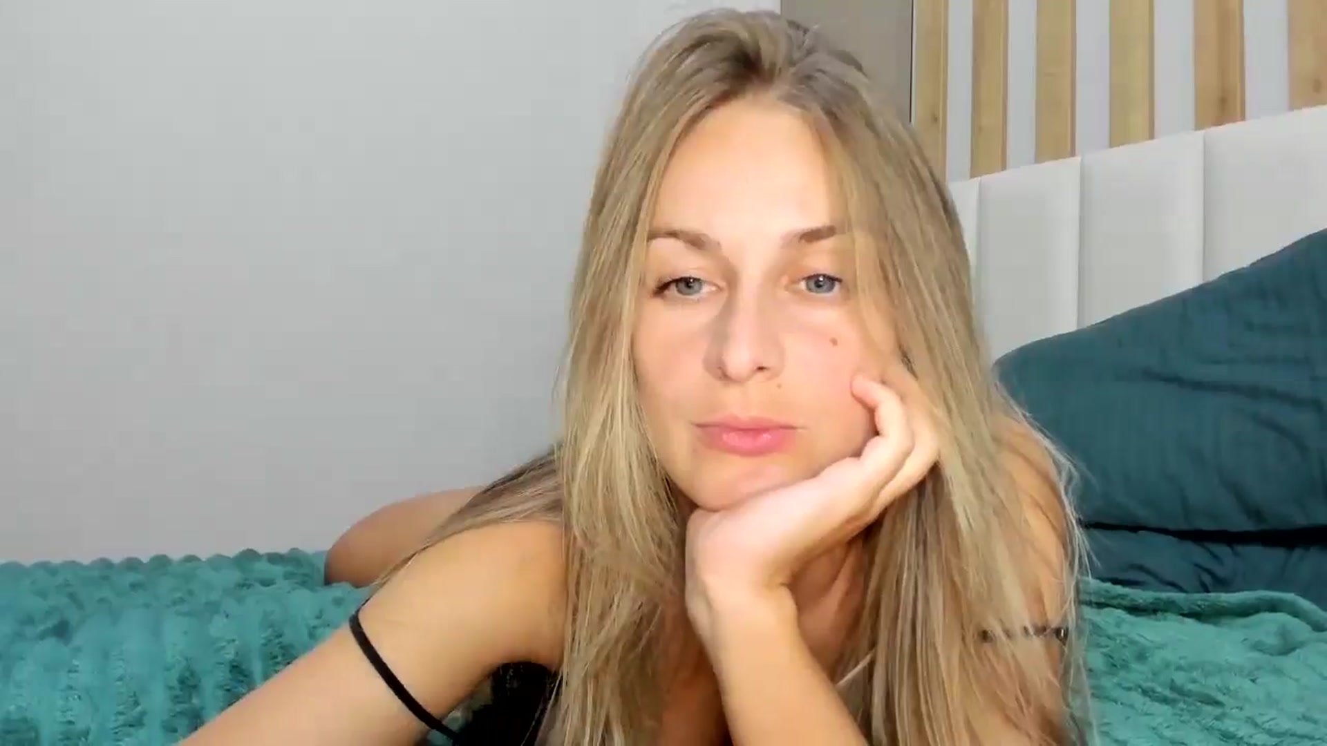 Gallery image thumbnail from regular_girl's myfreecams stream on, 09/14/2025, 21:42 image 3 of 20