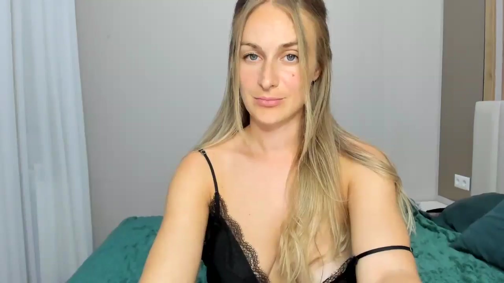Gallery image thumbnail from regular_girl's myfreecams stream on, 09/14/2025, 21:42 image 10 of 20