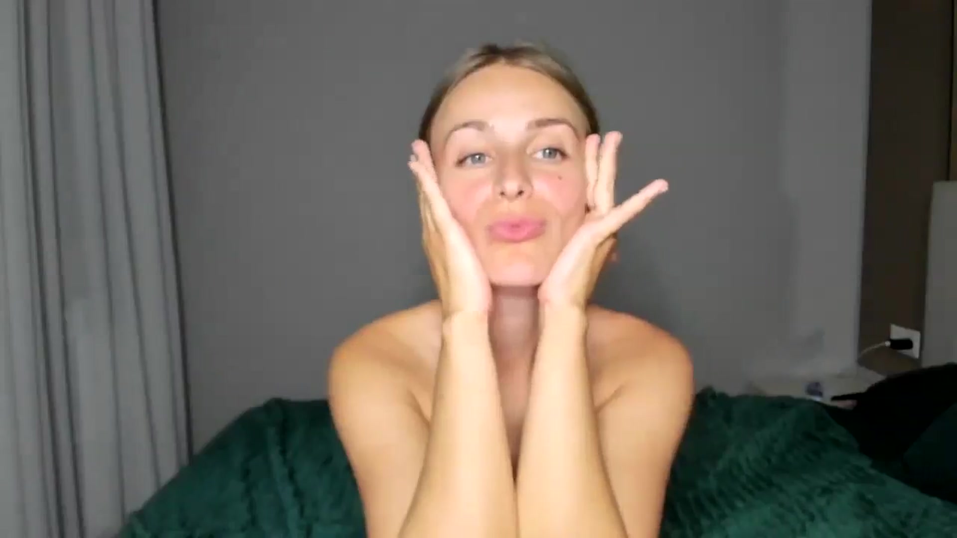 Gallery image thumbnail from regular_girl's myfreecams stream on, 09/14/2025, 22:25 image 19 of 20