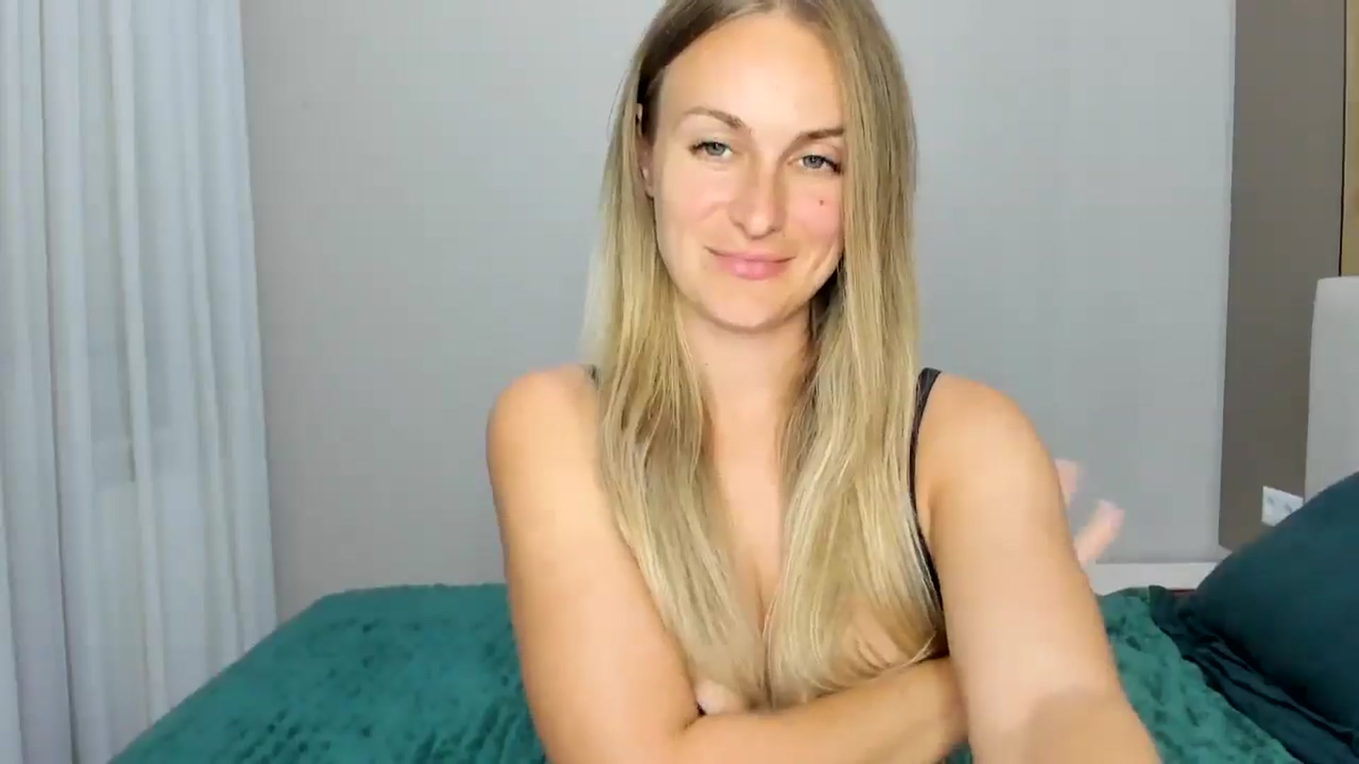 Gallery image thumbnail from regular_girl's myfreecams stream on, 09/18/2025, 20:54 image 4 of 20