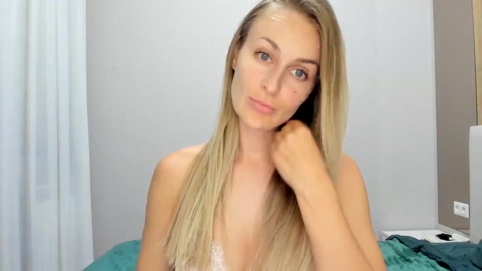 Gallery image thumbnail from regular_girl's myfreecams stream on, 09/20/2025, 17:07 image 3 of 20