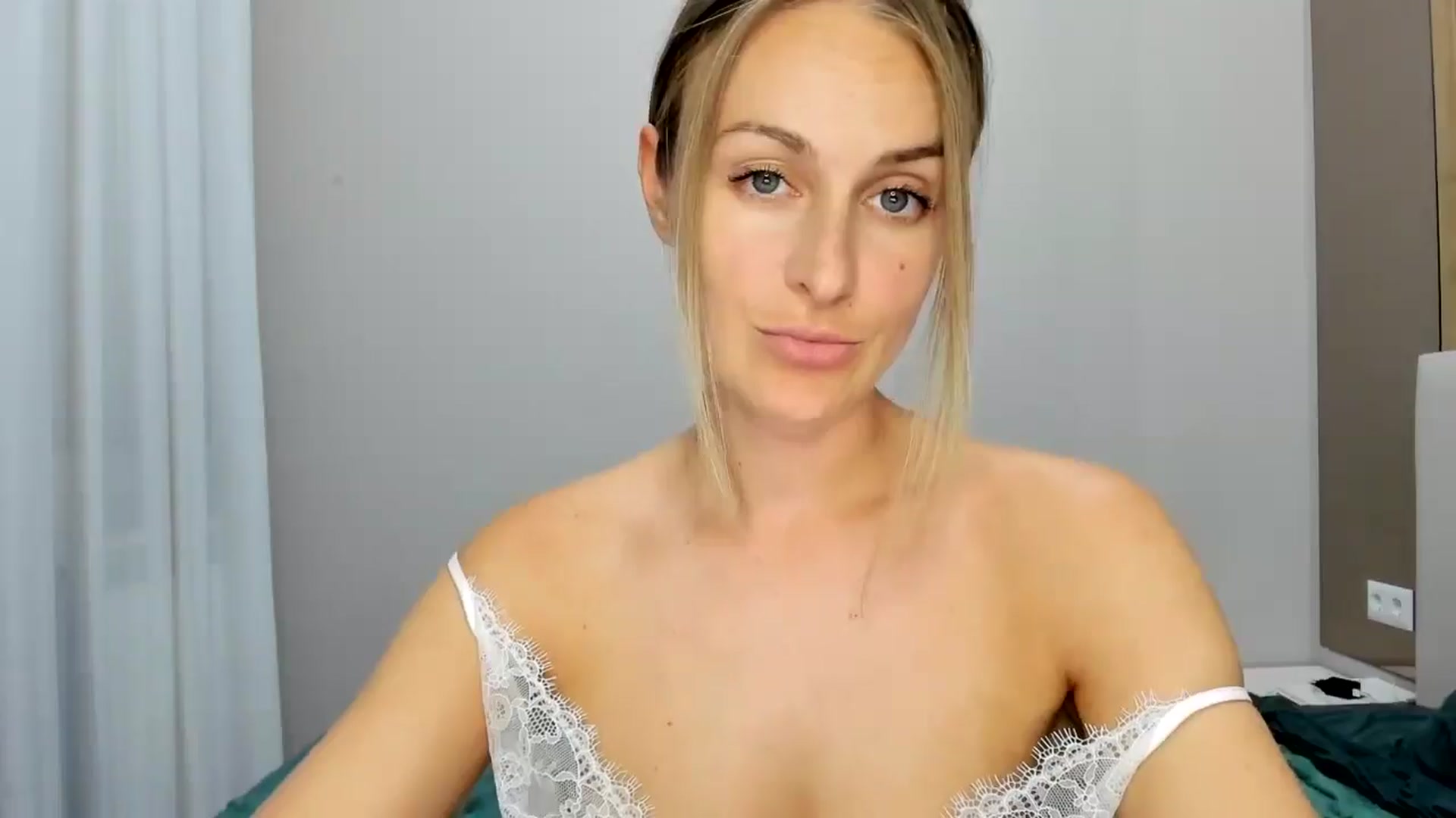 Gallery image thumbnail from regular_girl's myfreecams stream on, 09/20/2025, 17:07 image 9 of 20