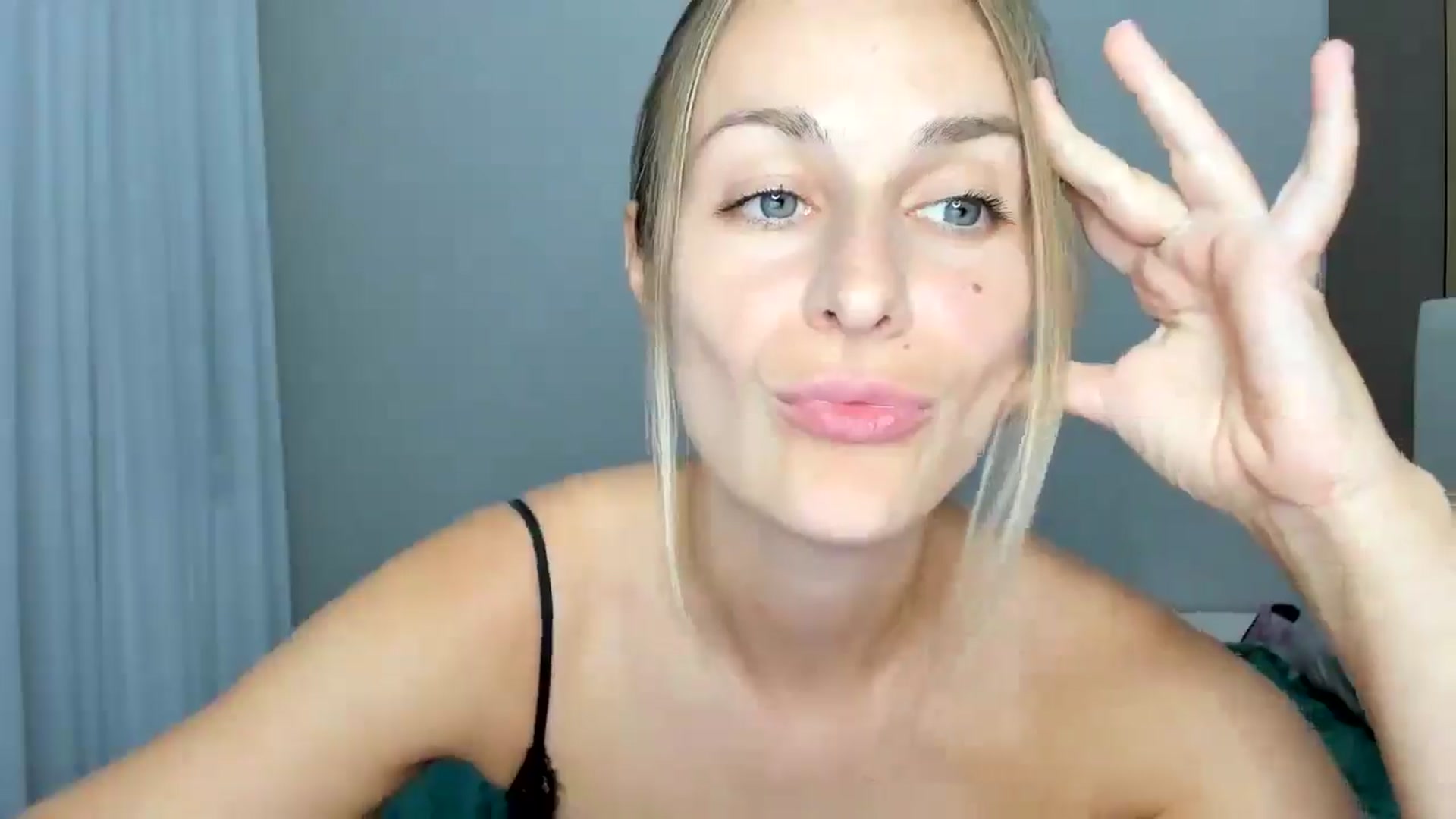 Gallery image thumbnail from regular_girl's myfreecams stream on, 09/23/2025, 19:30 image 7 of 20