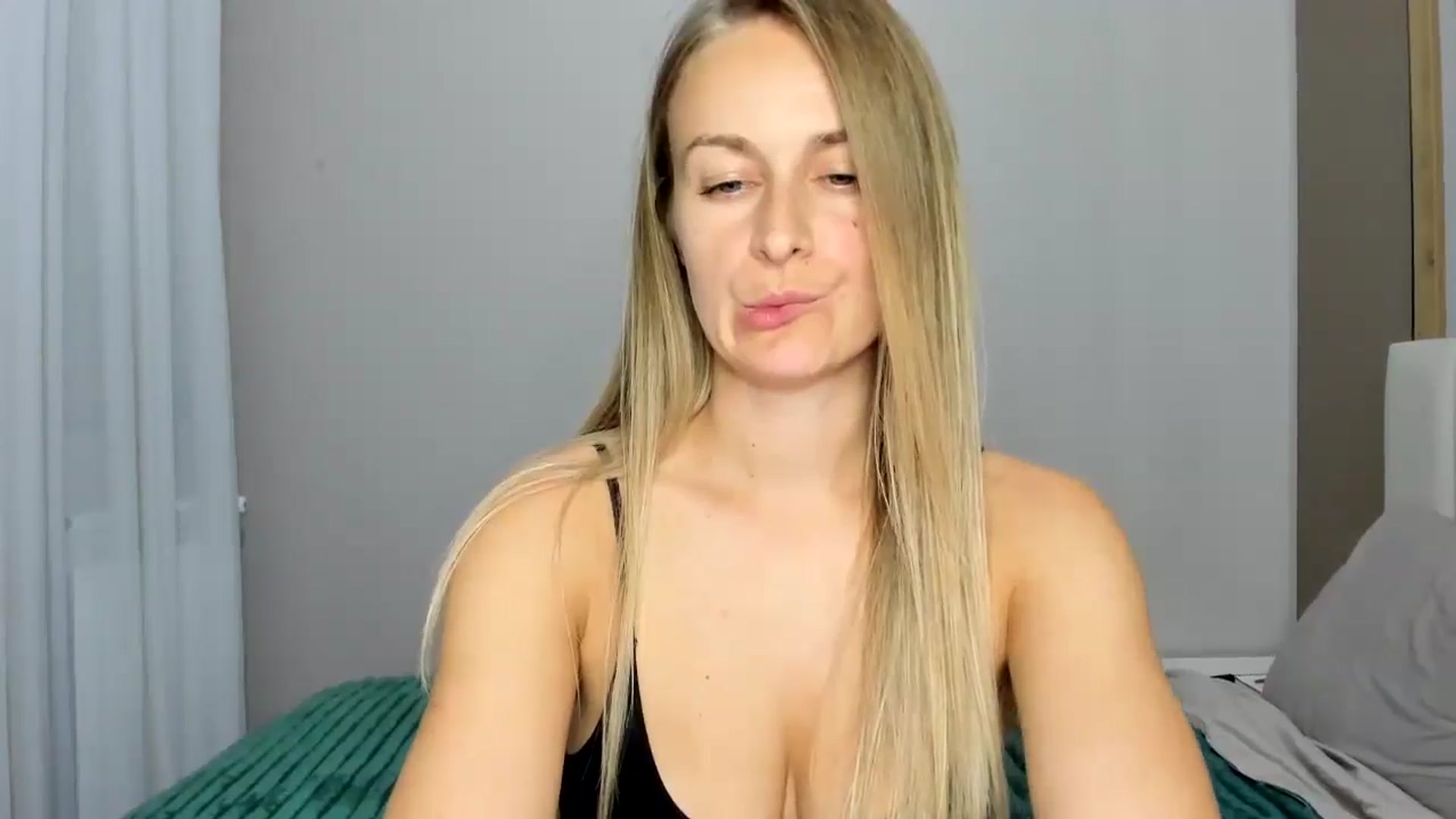 Gallery image thumbnail from regular_girl's myfreecams stream on, 09/27/2025, 18:15 image 13 of 20