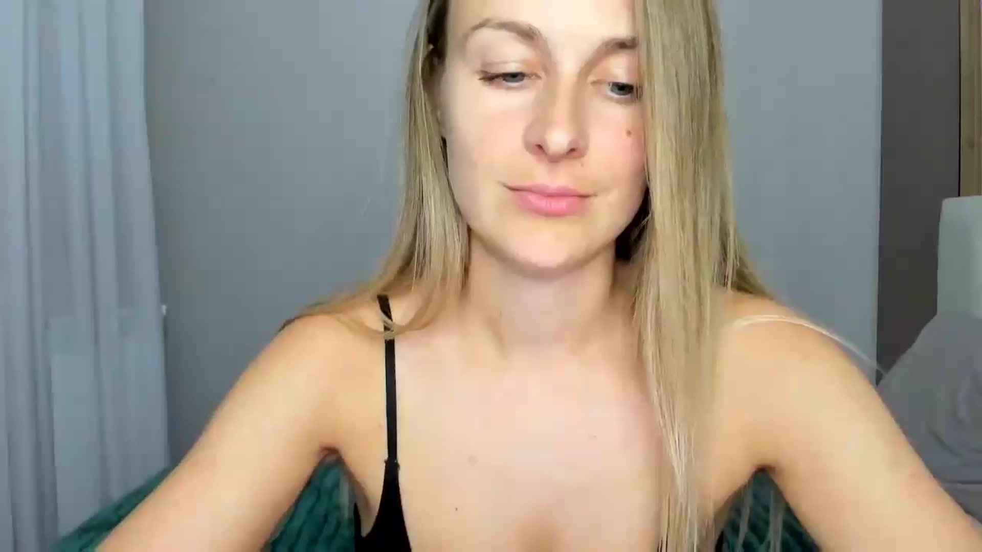 Gallery image thumbnail from regular_girl's myfreecams stream on, 09/27/2025, 18:15 image 8 of 20