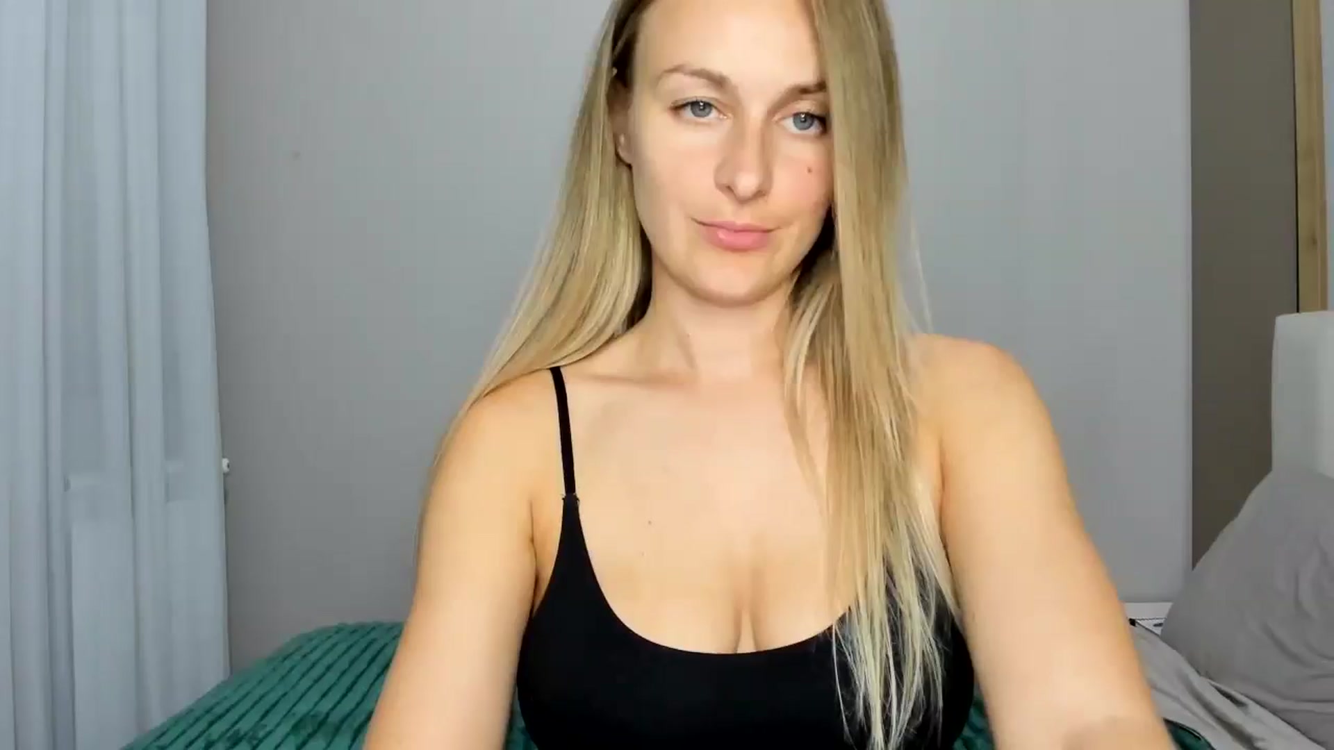 Gallery image thumbnail from regular_girl's myfreecams stream on, 09/27/2025, 18:15 image 11 of 20