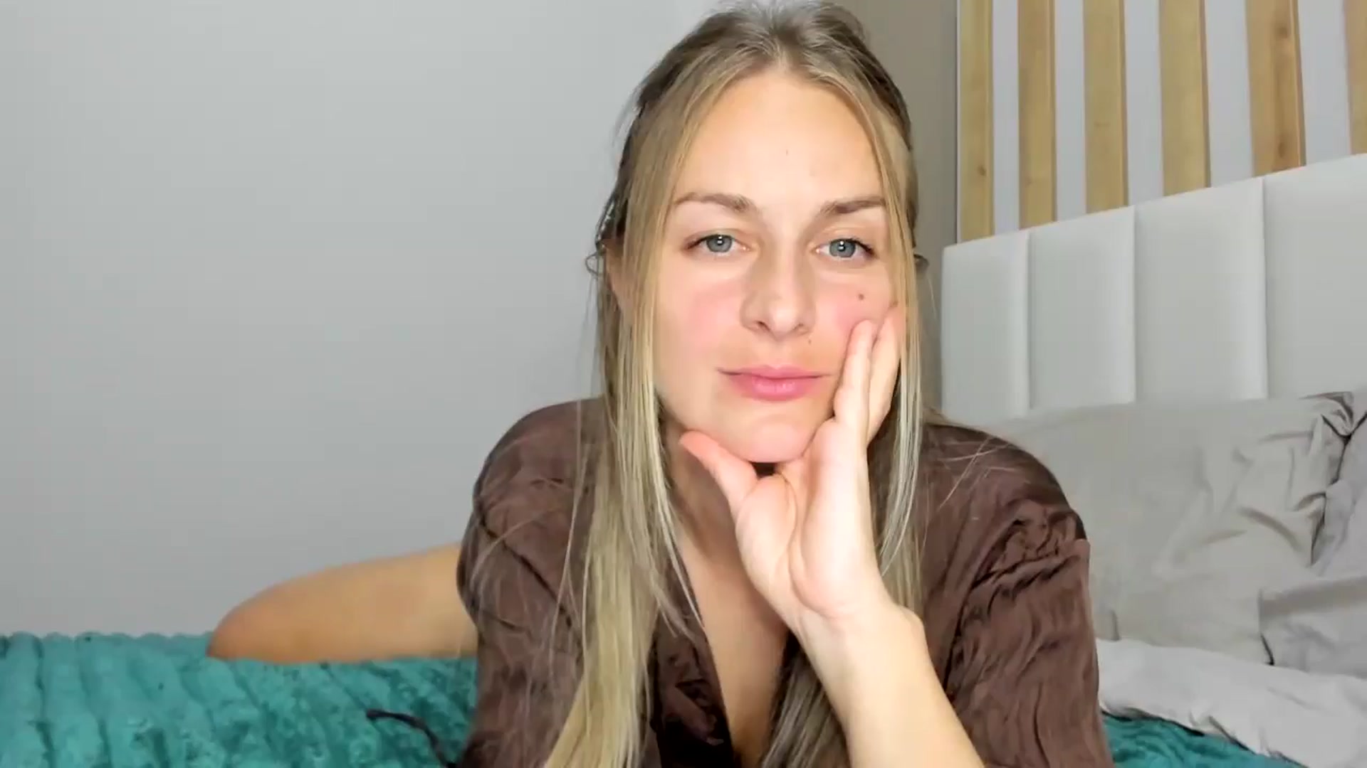Gallery image thumbnail from regular_girl's myfreecams stream on, 09/29/2025, 17:05 image 3 of 20