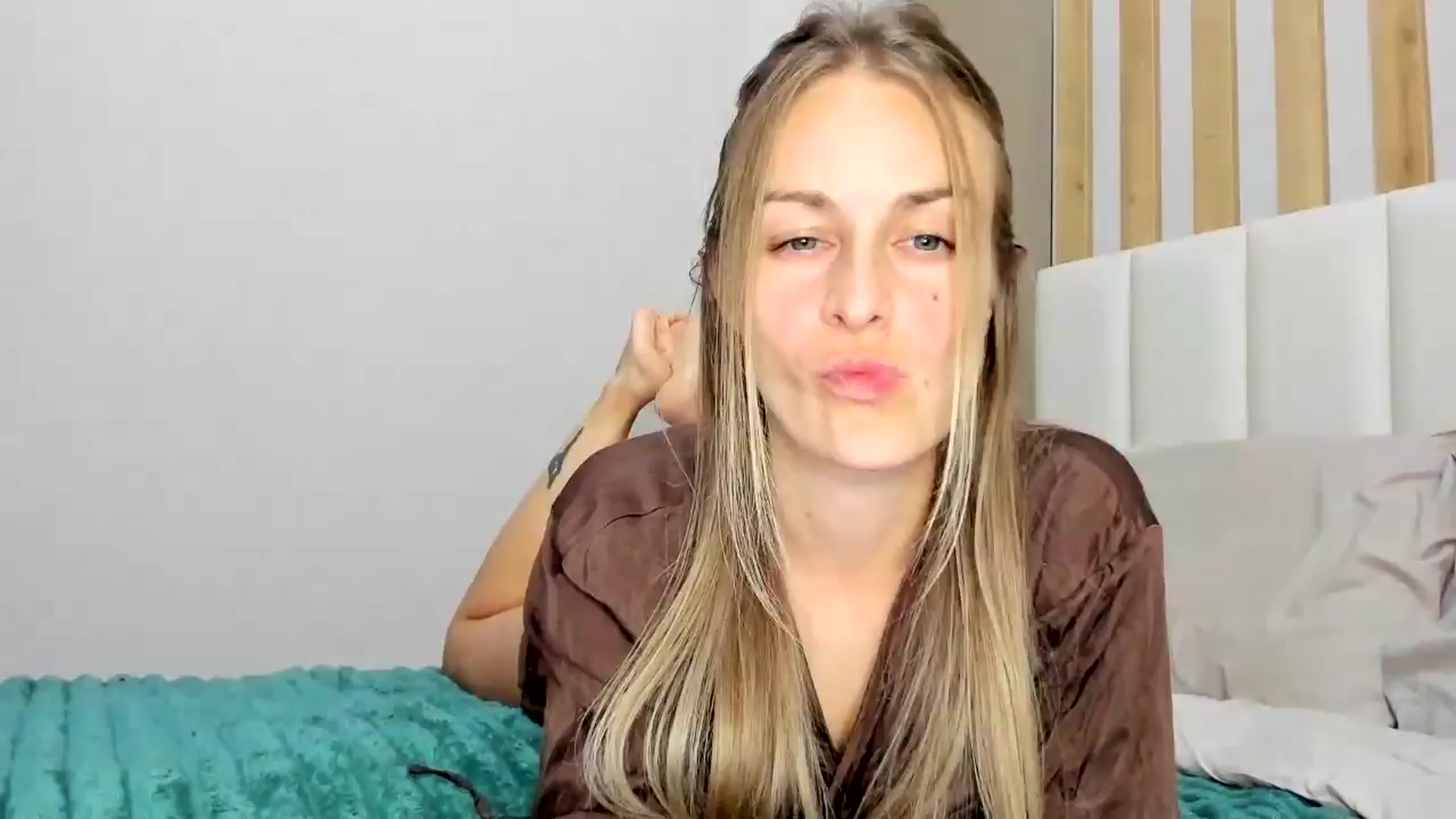 Gallery image thumbnail from regular_girl's myfreecams stream on, 09/29/2025, 17:05 image 1 of 20