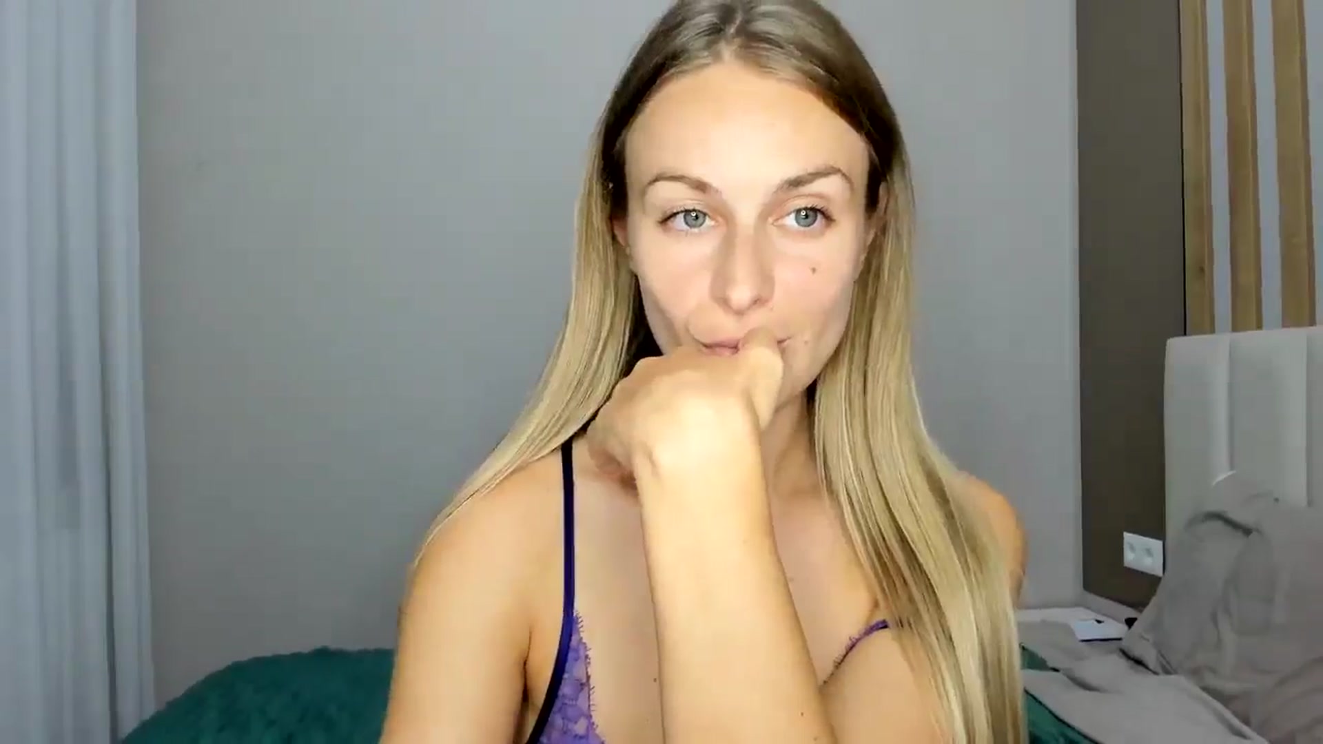 Gallery image thumbnail from regular_girl's myfreecams stream on, 10/02/2025, 16:44 image 19 of 20