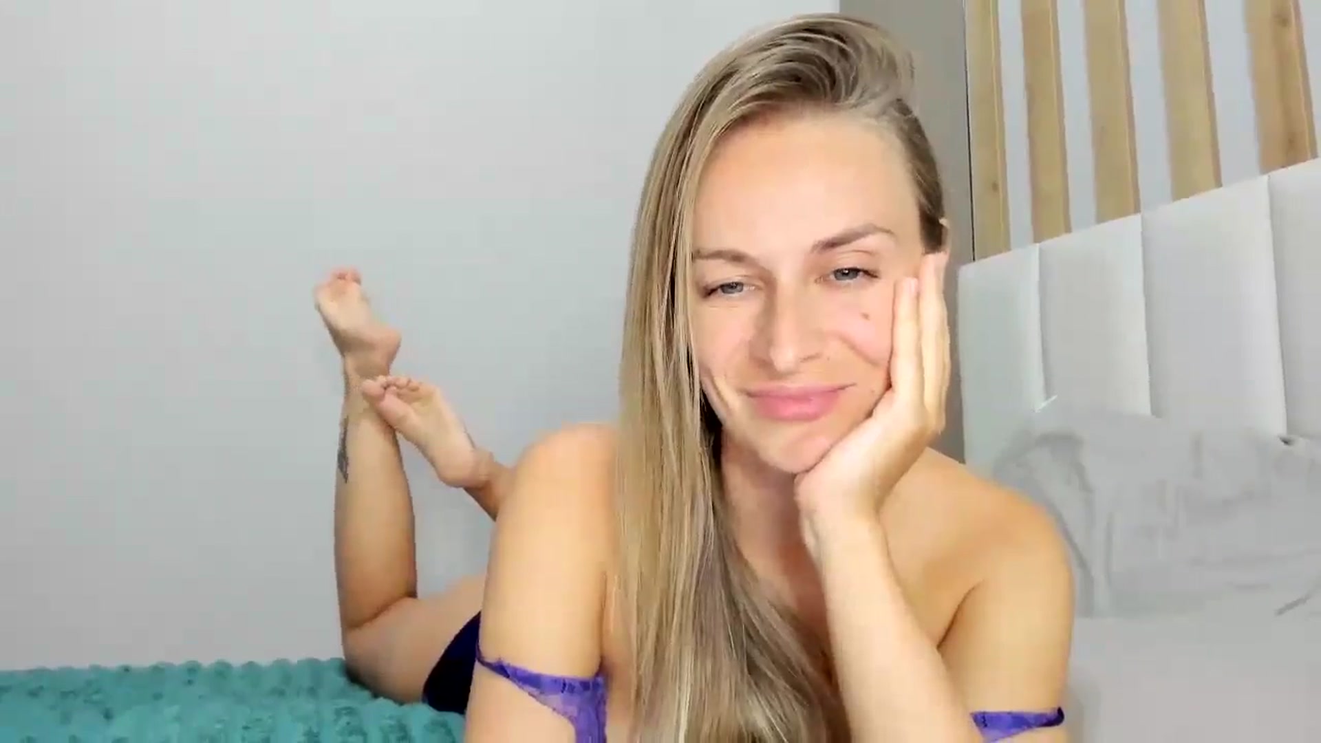 Gallery image thumbnail from regular_girl's myfreecams stream on, 10/02/2025, 17:30 image 13 of 20