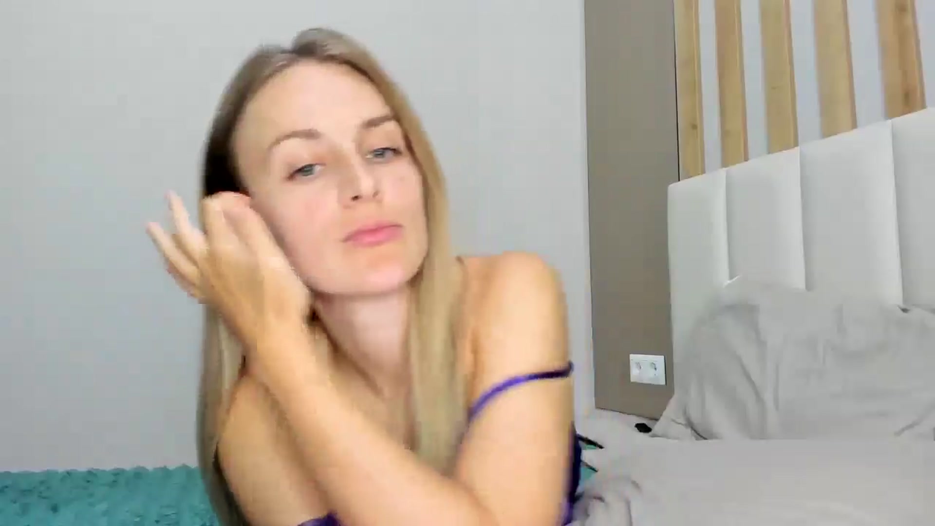 Gallery image thumbnail from regular_girl's myfreecams stream on, 10/02/2025, 17:30 image 6 of 20
