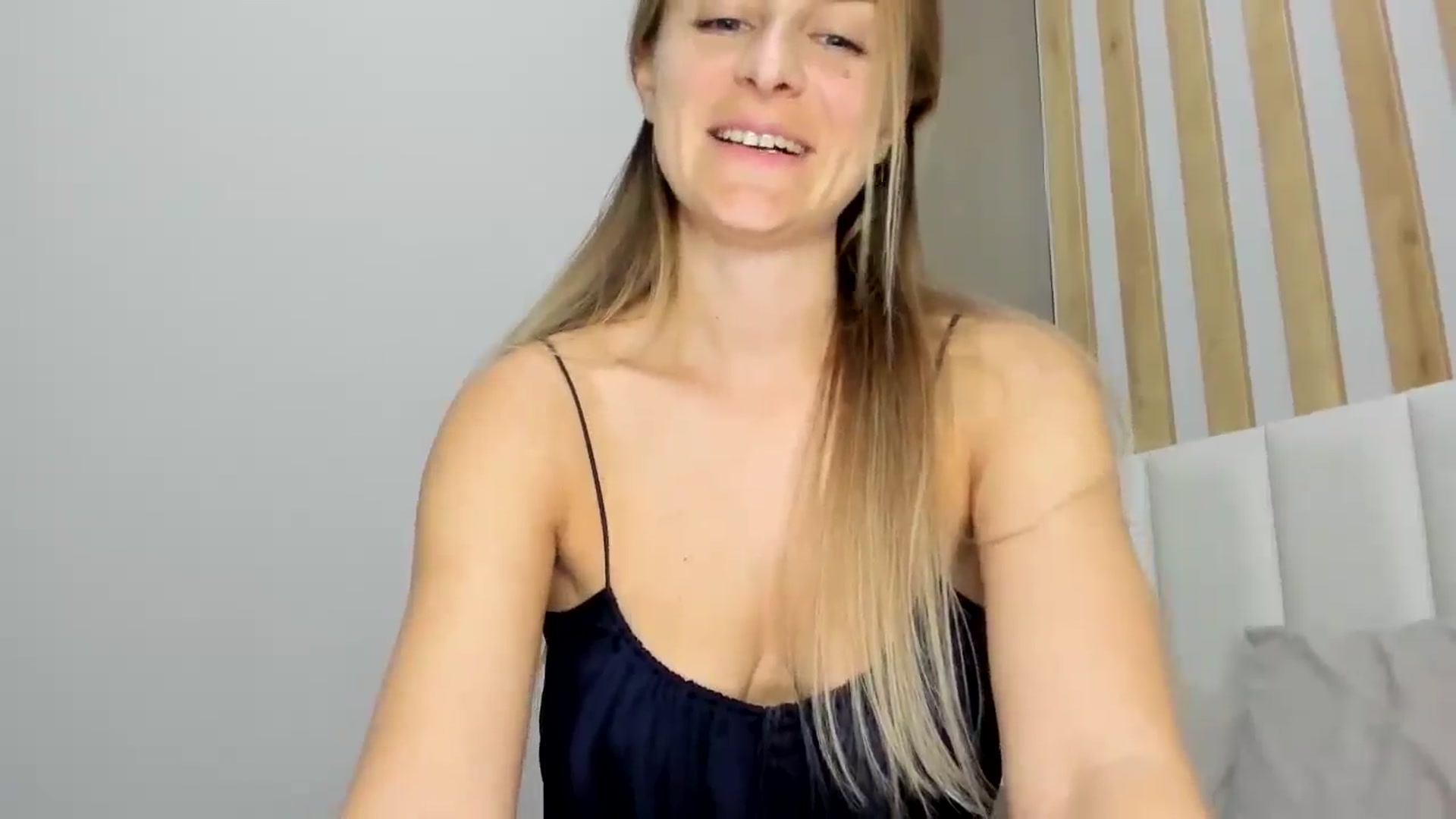 Gallery image thumbnail from regular_girl's myfreecams stream on, 10/05/2025, 20:18 image 8 of 20