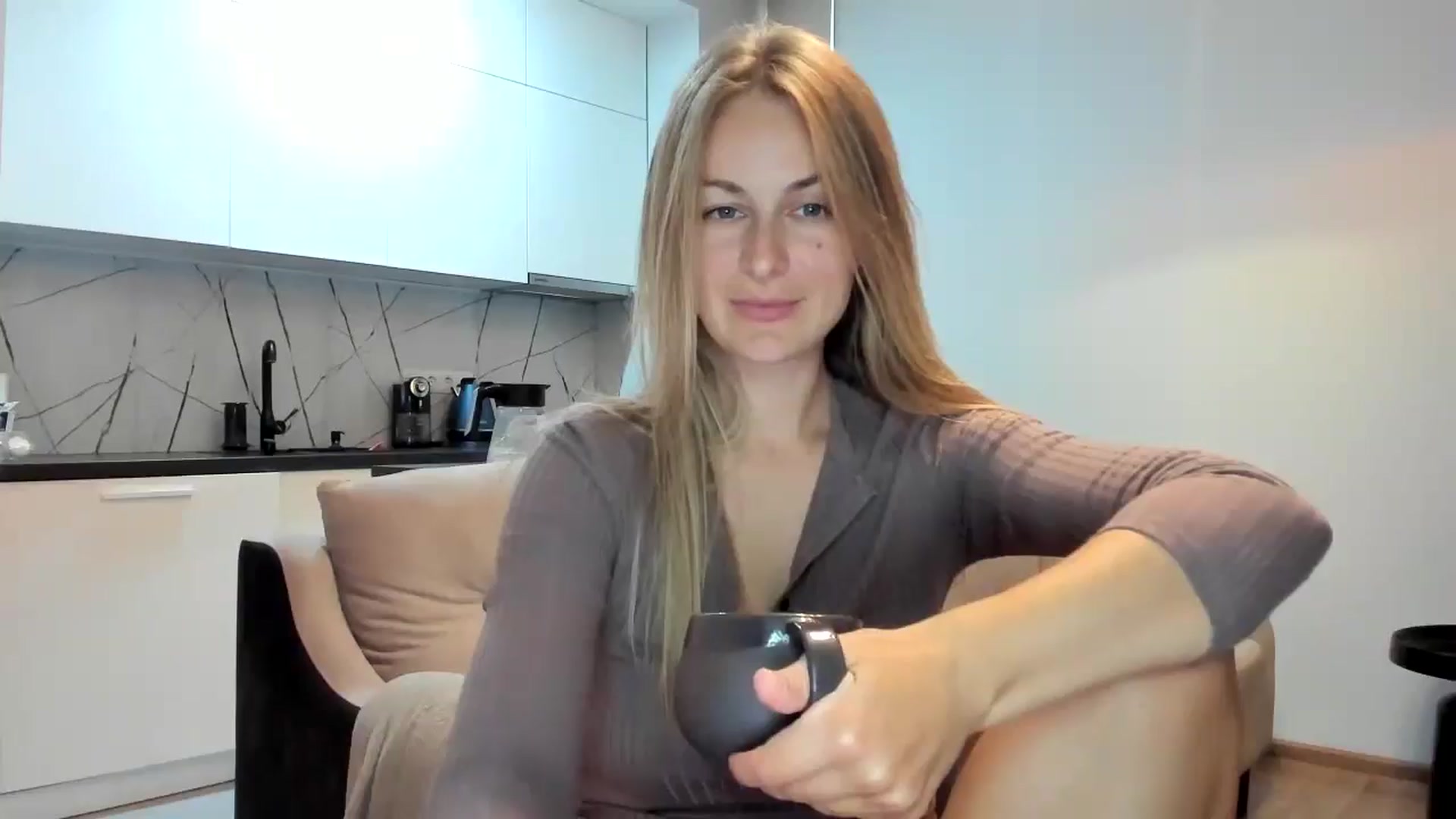 Gallery image thumbnail from regular_girl's myfreecams stream on, 10/10/2025, 14:12 image 13 of 20