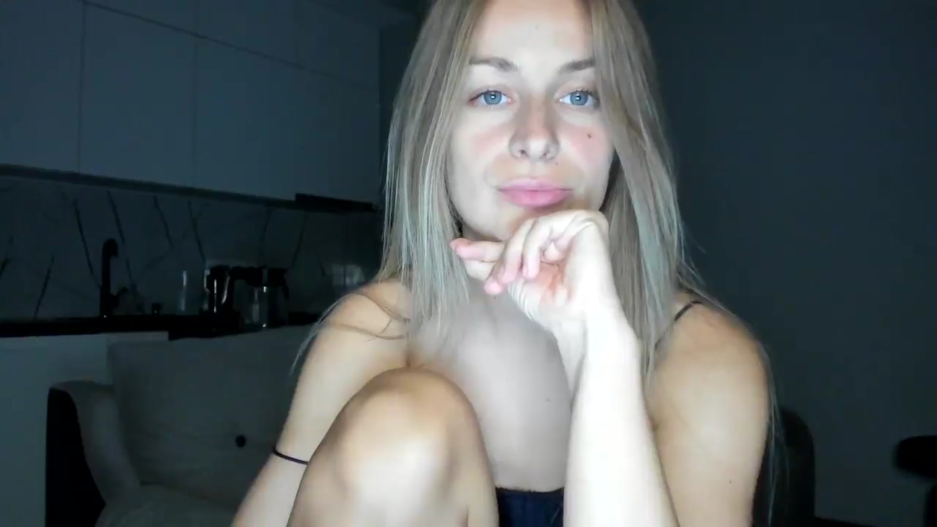 Gallery image thumbnail from regular_girl's myfreecams stream on, 10/12/2025, 19:01 image 19 of 20