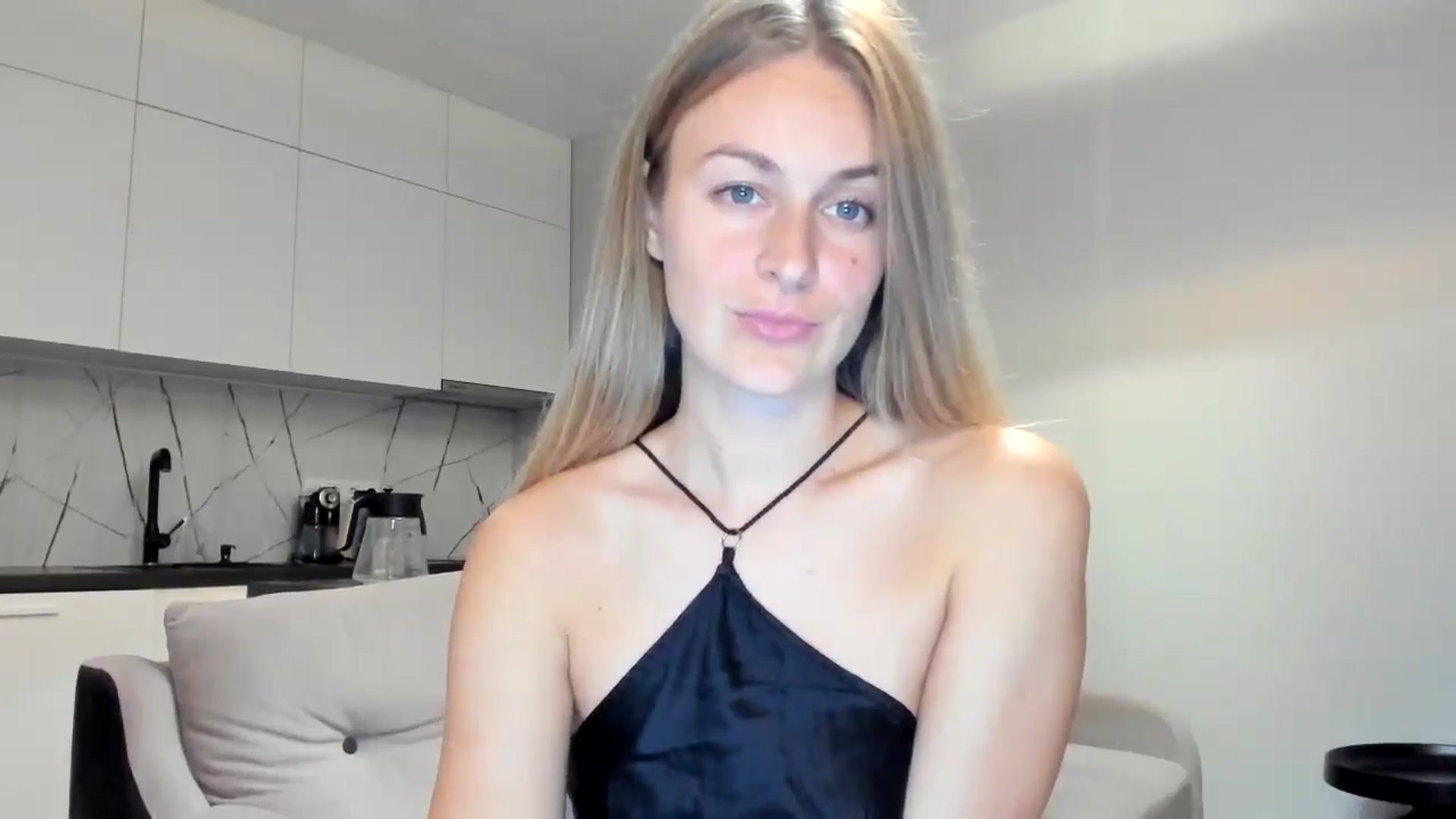 Gallery image thumbnail from regular_girl's myfreecams stream on, 10/12/2025, 19:01 image 3 of 20