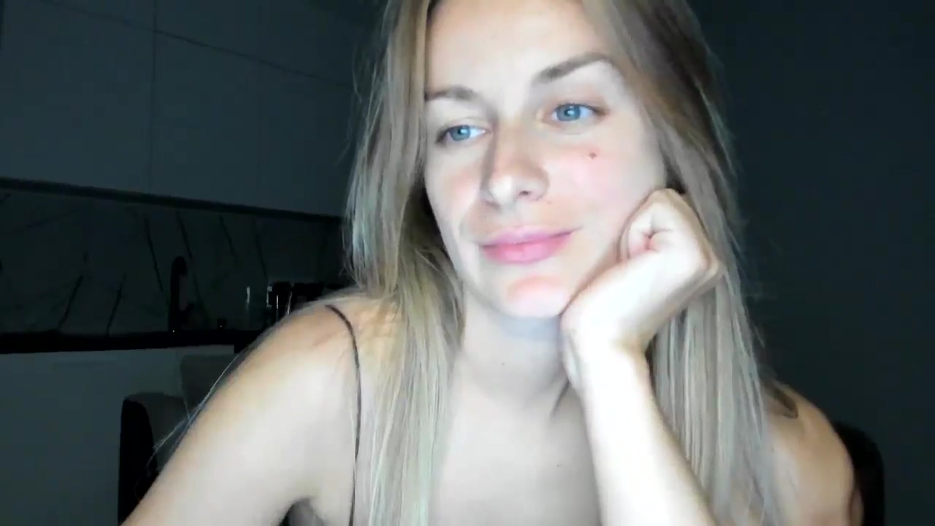Gallery image thumbnail from regular_girl's myfreecams stream on, 10/12/2025, 19:01 image 20 of 20
