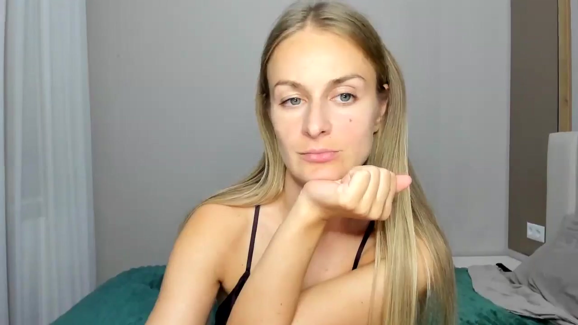 Gallery image thumbnail from regular_girl's myfreecams stream on, 10/18/2025, 17:16 image 16 of 20