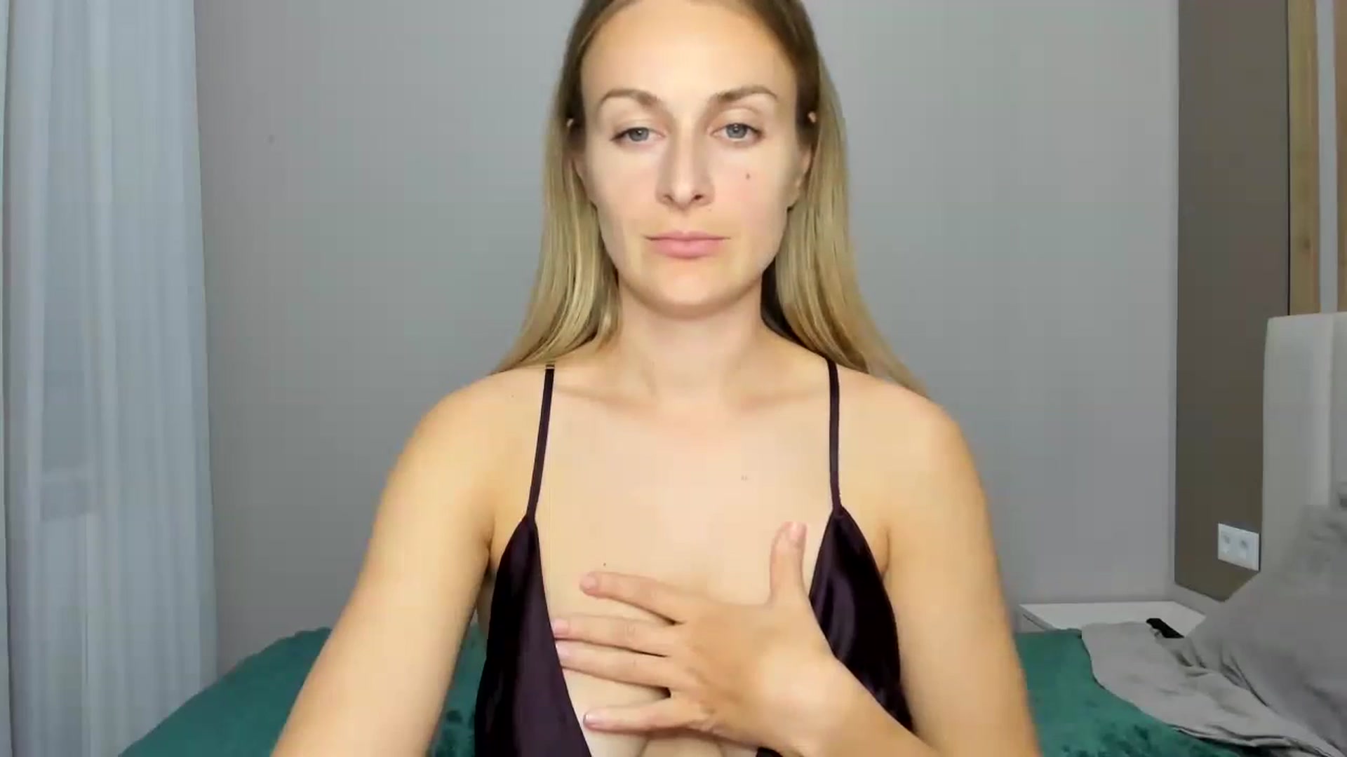 Gallery image thumbnail from regular_girl's myfreecams stream on, 10/18/2025, 17:16 image 7 of 20