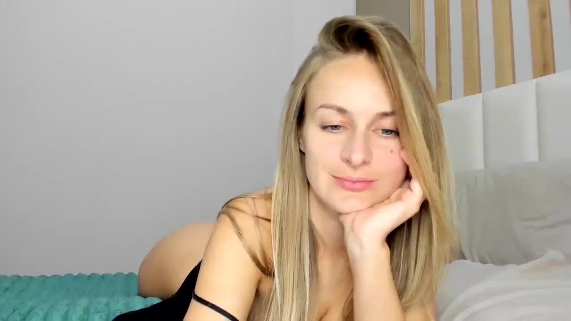 Gallery image thumbnail from regular_girl's myfreecams stream on, 10/24/2025, 18:18 image 15 of 20