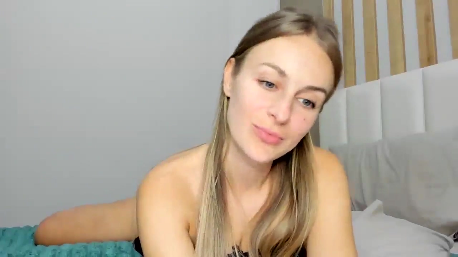 Gallery image thumbnail from regular_girl's myfreecams stream on, 10/24/2025, 18:36 image 19 of 20