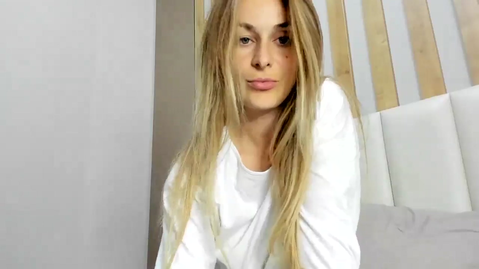 Gallery image thumbnail from regular_girl's myfreecams stream on, 10/26/2025, 17:45 image 9 of 20
