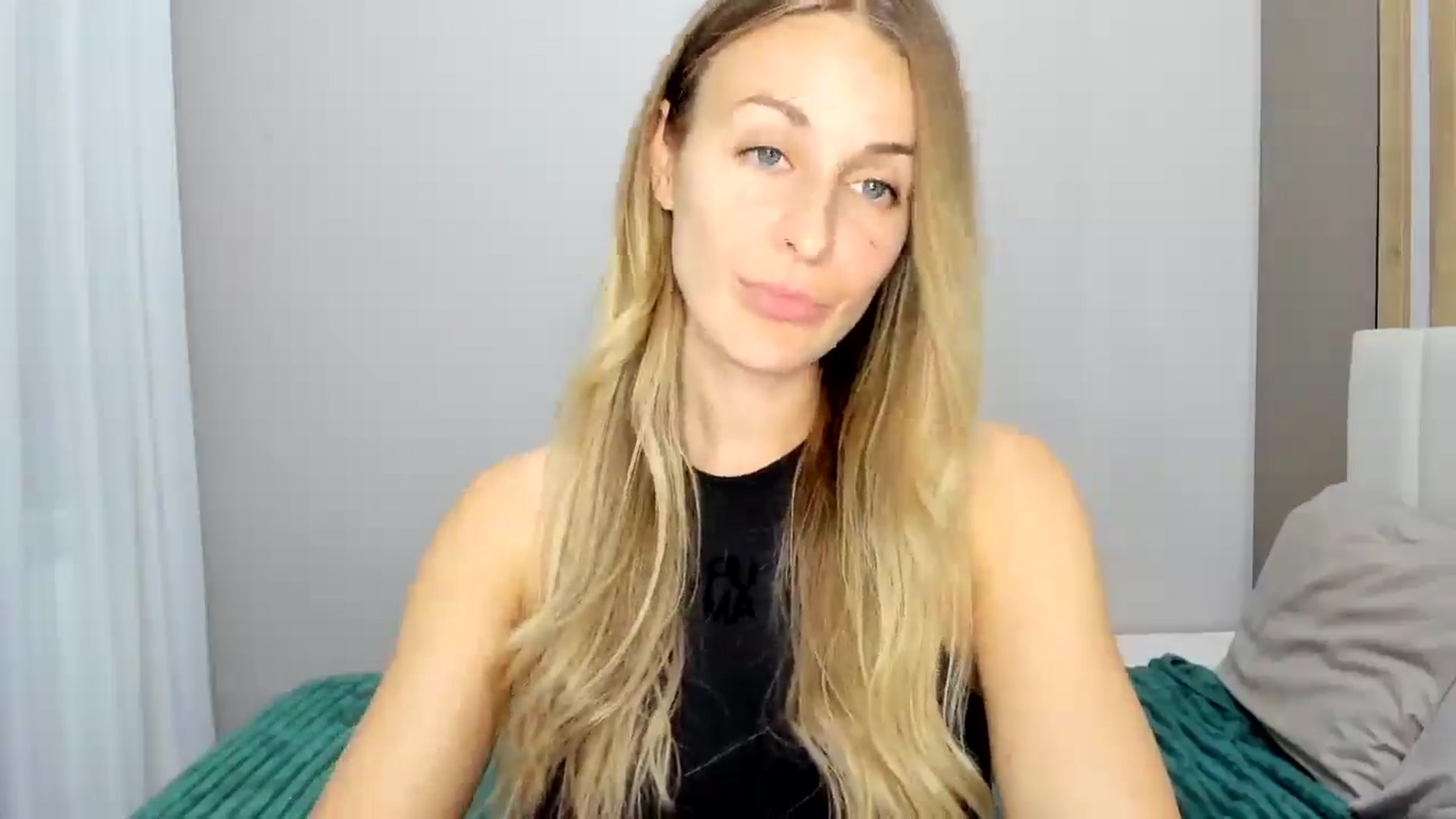 Gallery image thumbnail from regular_girl's myfreecams stream on, 10/28/2025, 16:52 image 16 of 20