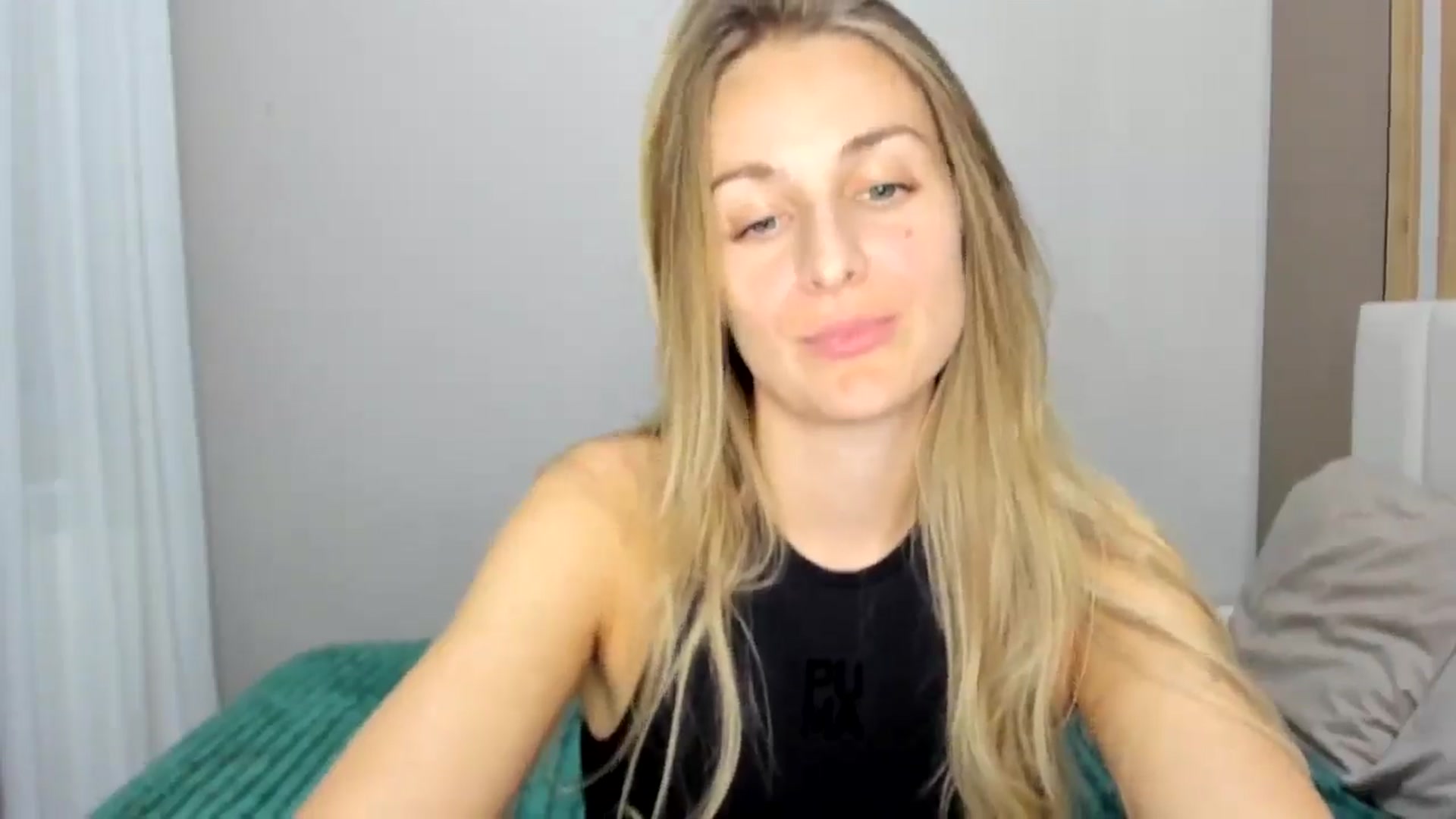 Gallery image thumbnail from regular_girl's myfreecams stream on, 10/28/2025, 19:13 image 7 of 20